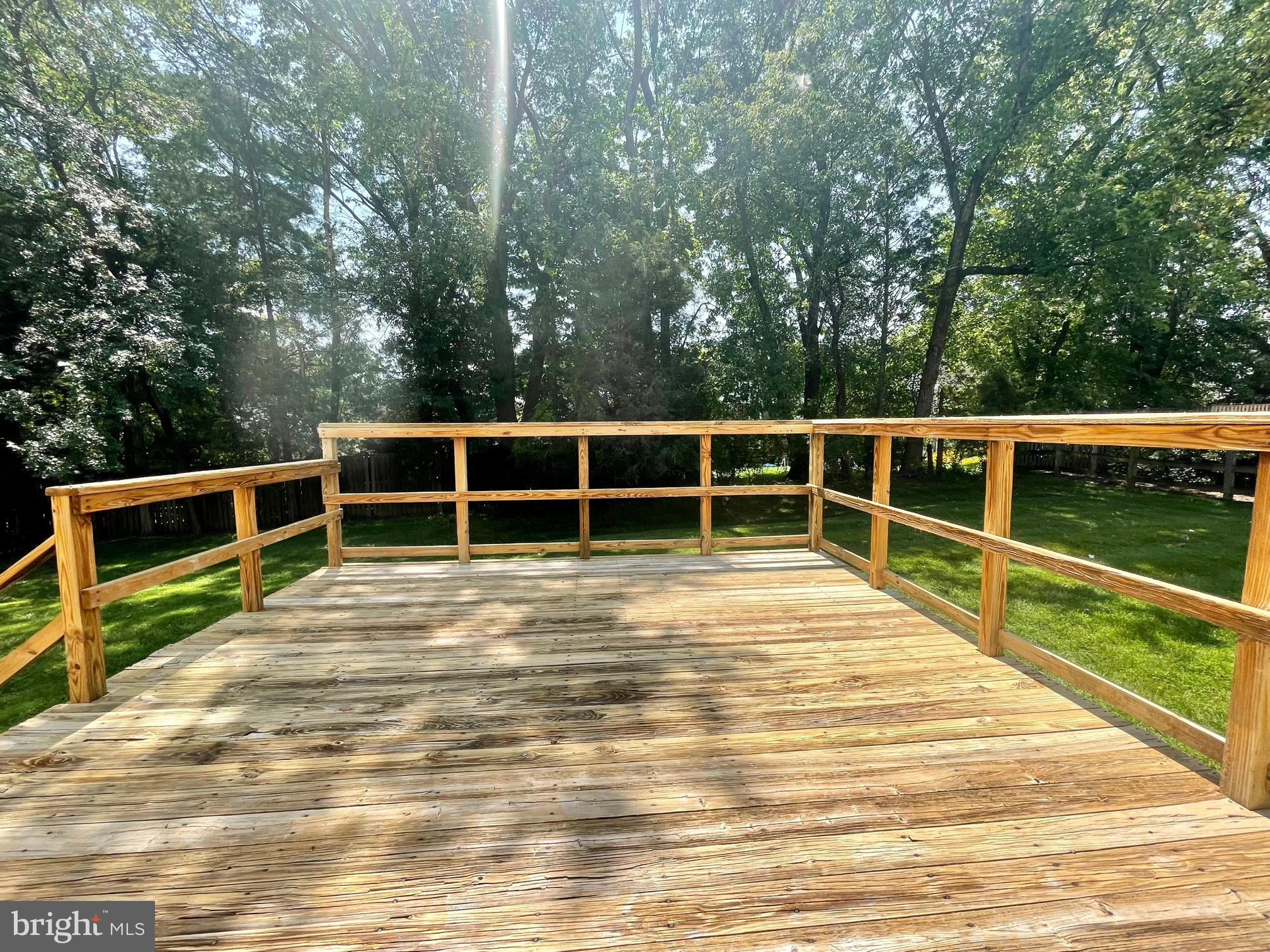 MONTGOMERY SQUARE - Residential