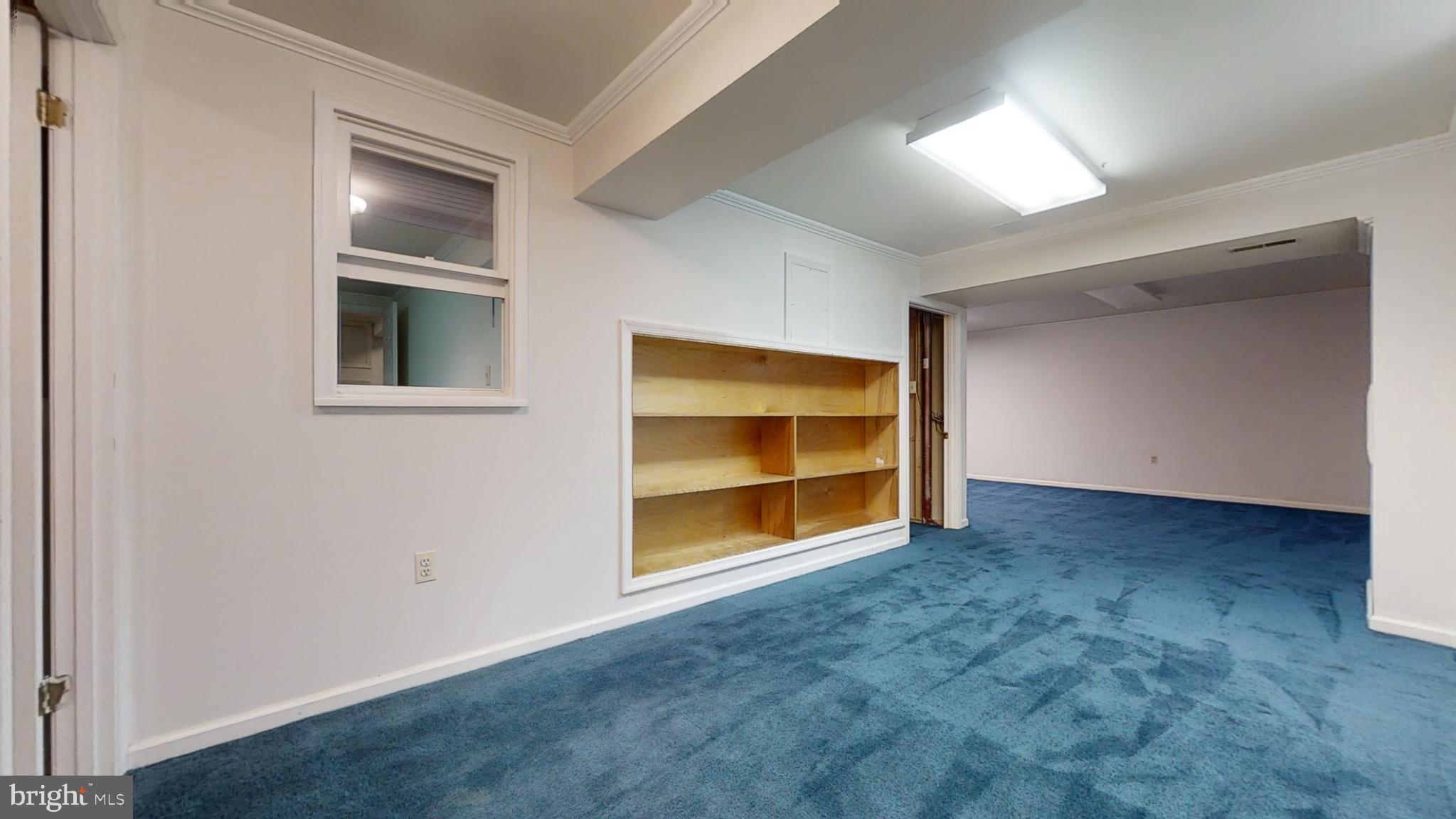 MONTGOMERY SQUARE - Residential