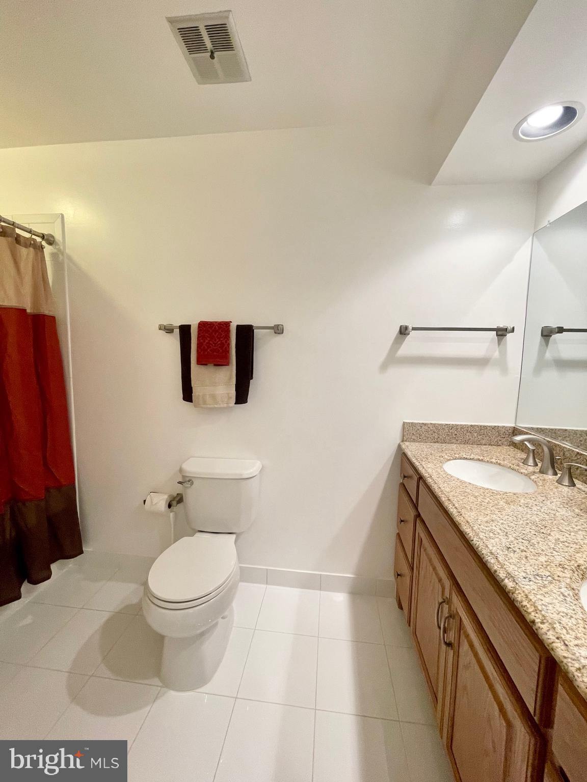 MONTGOMERY SQUARE - Residential