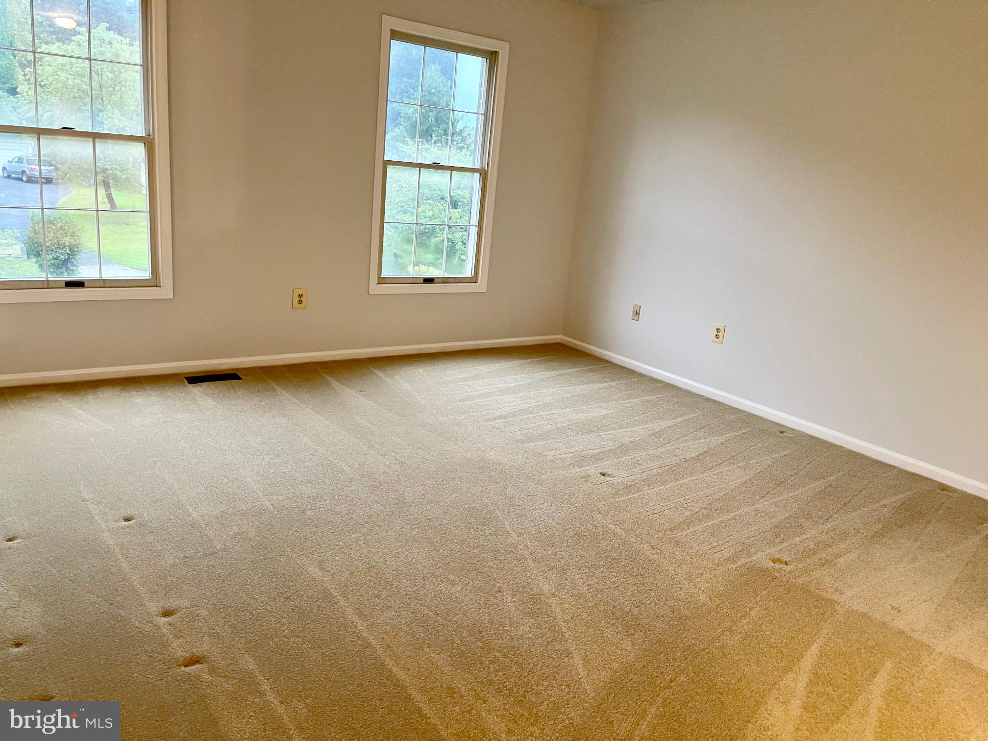 MONTGOMERY SQUARE - Residential