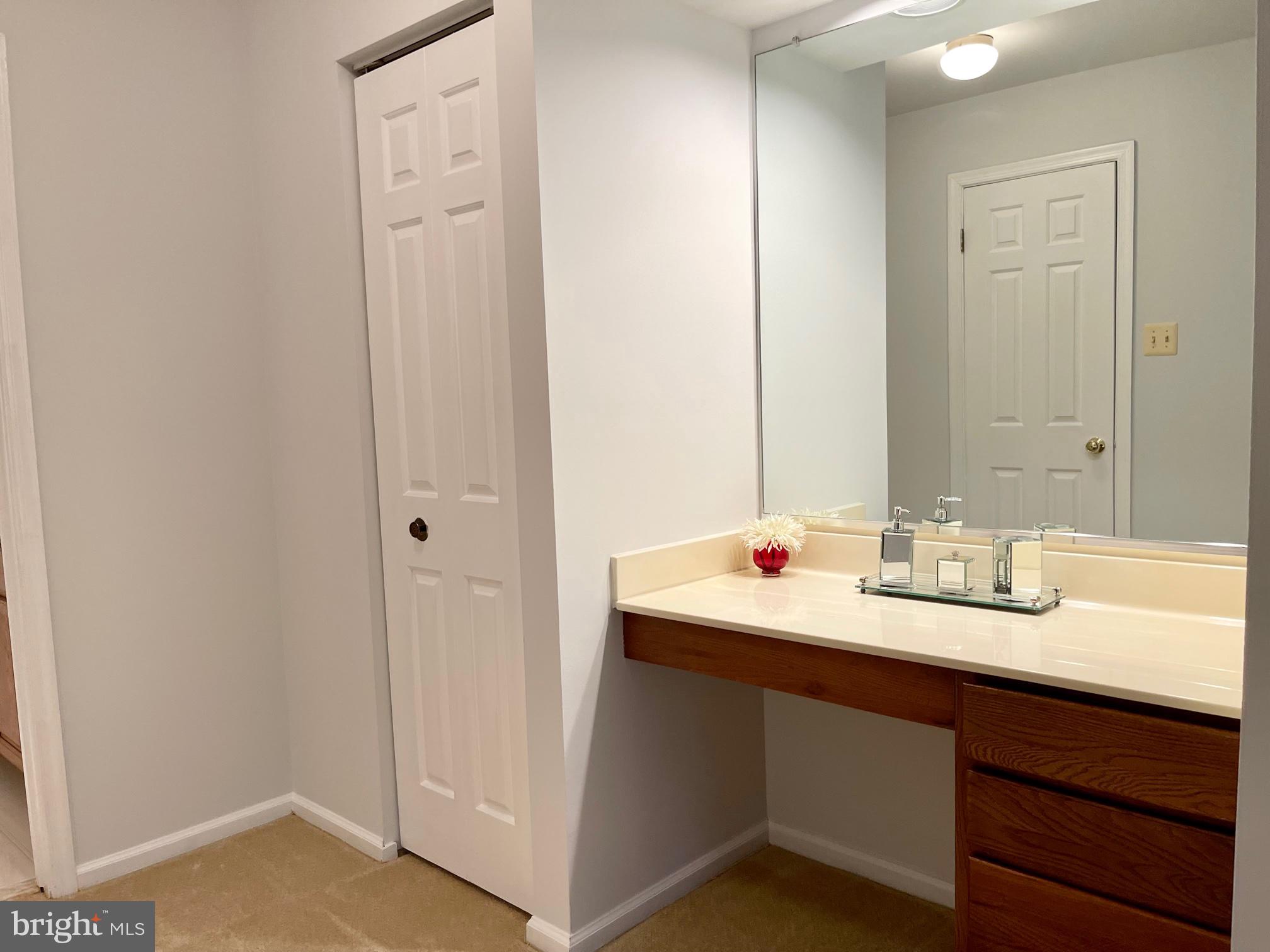 MONTGOMERY SQUARE - Residential