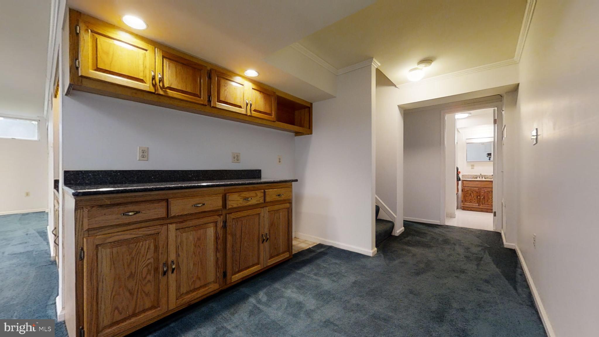 MONTGOMERY SQUARE - Residential