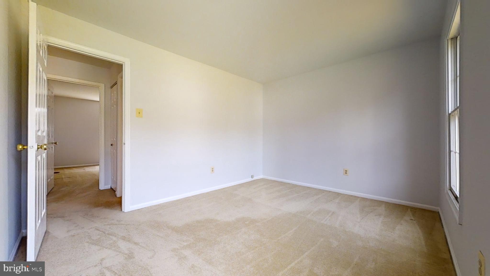 MONTGOMERY SQUARE - Residential