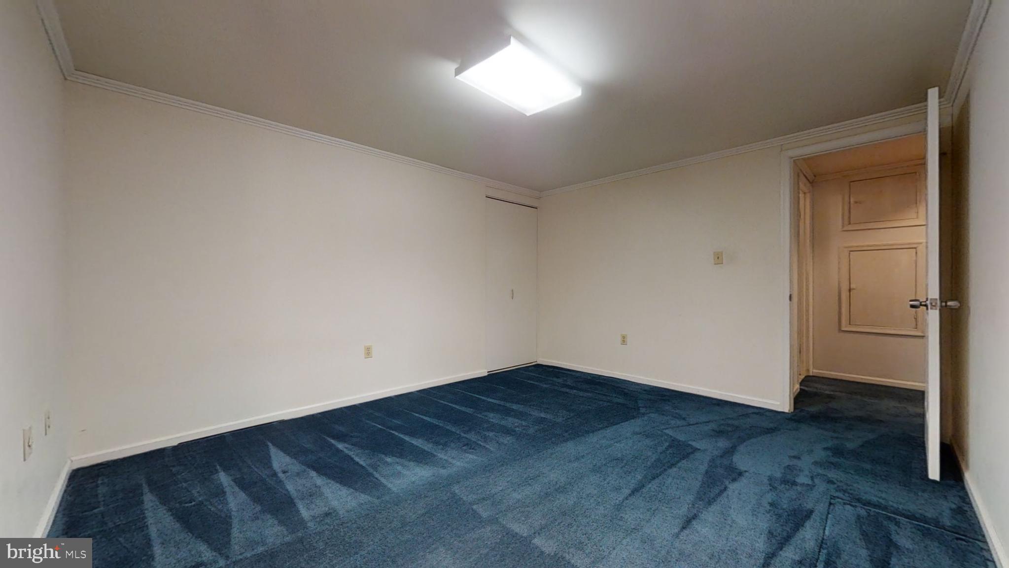 MONTGOMERY SQUARE - Residential