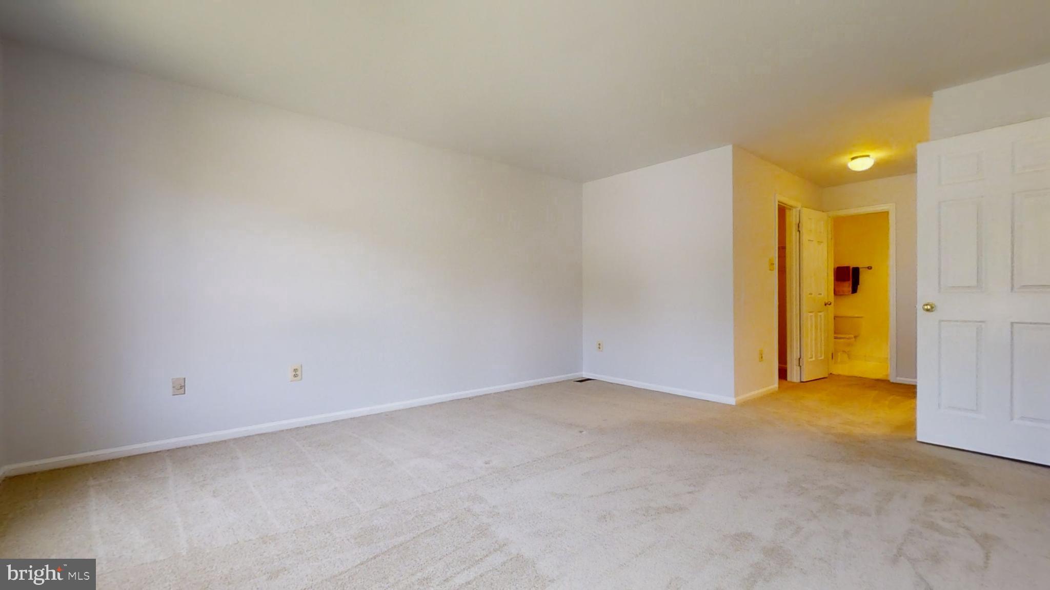 MONTGOMERY SQUARE - Residential