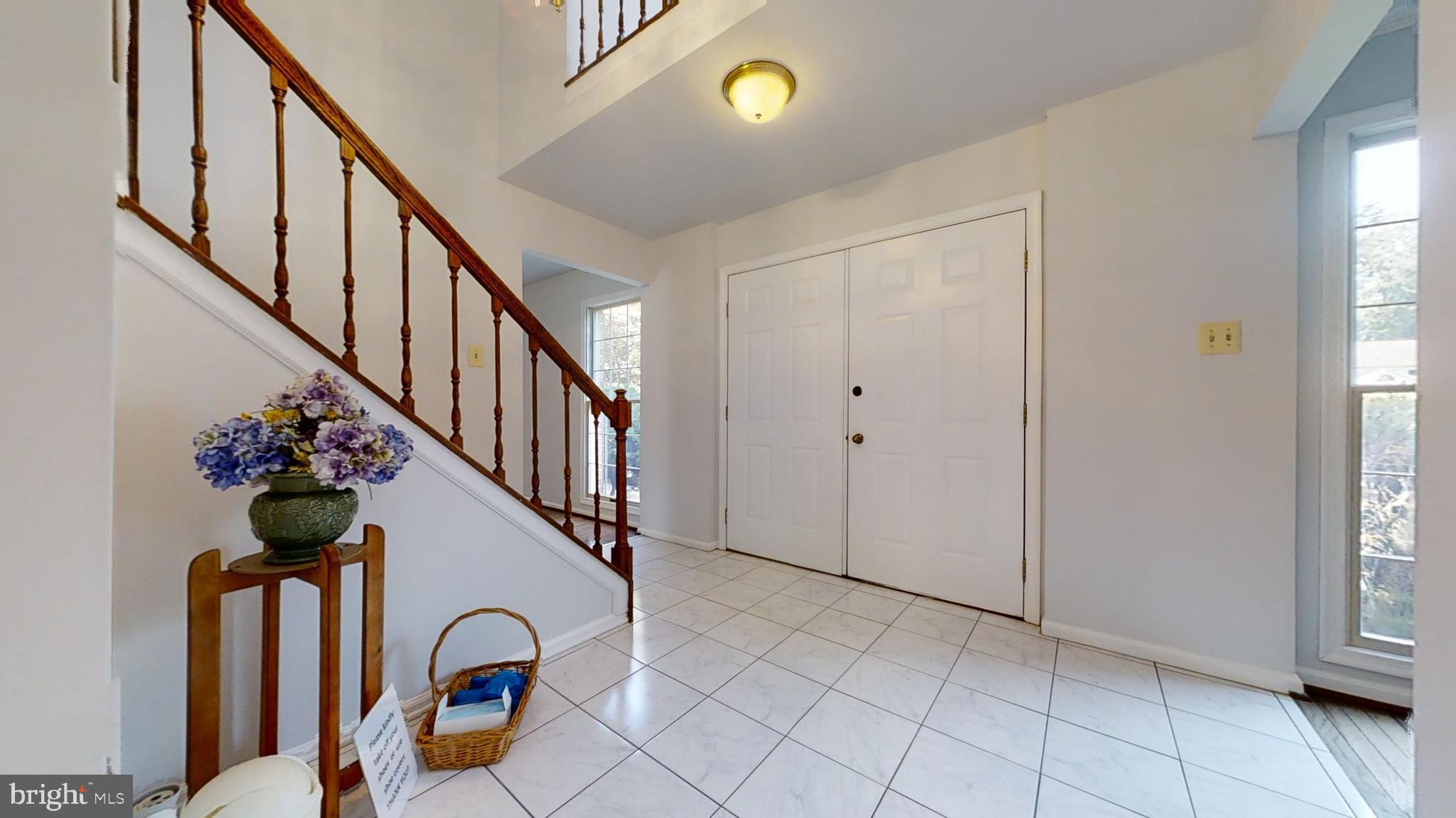 MONTGOMERY SQUARE - Residential