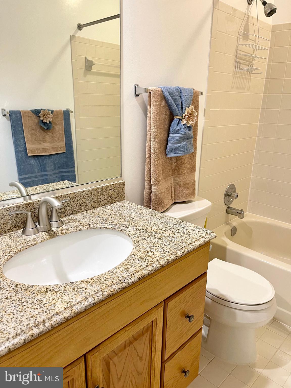 MONTGOMERY SQUARE - Residential