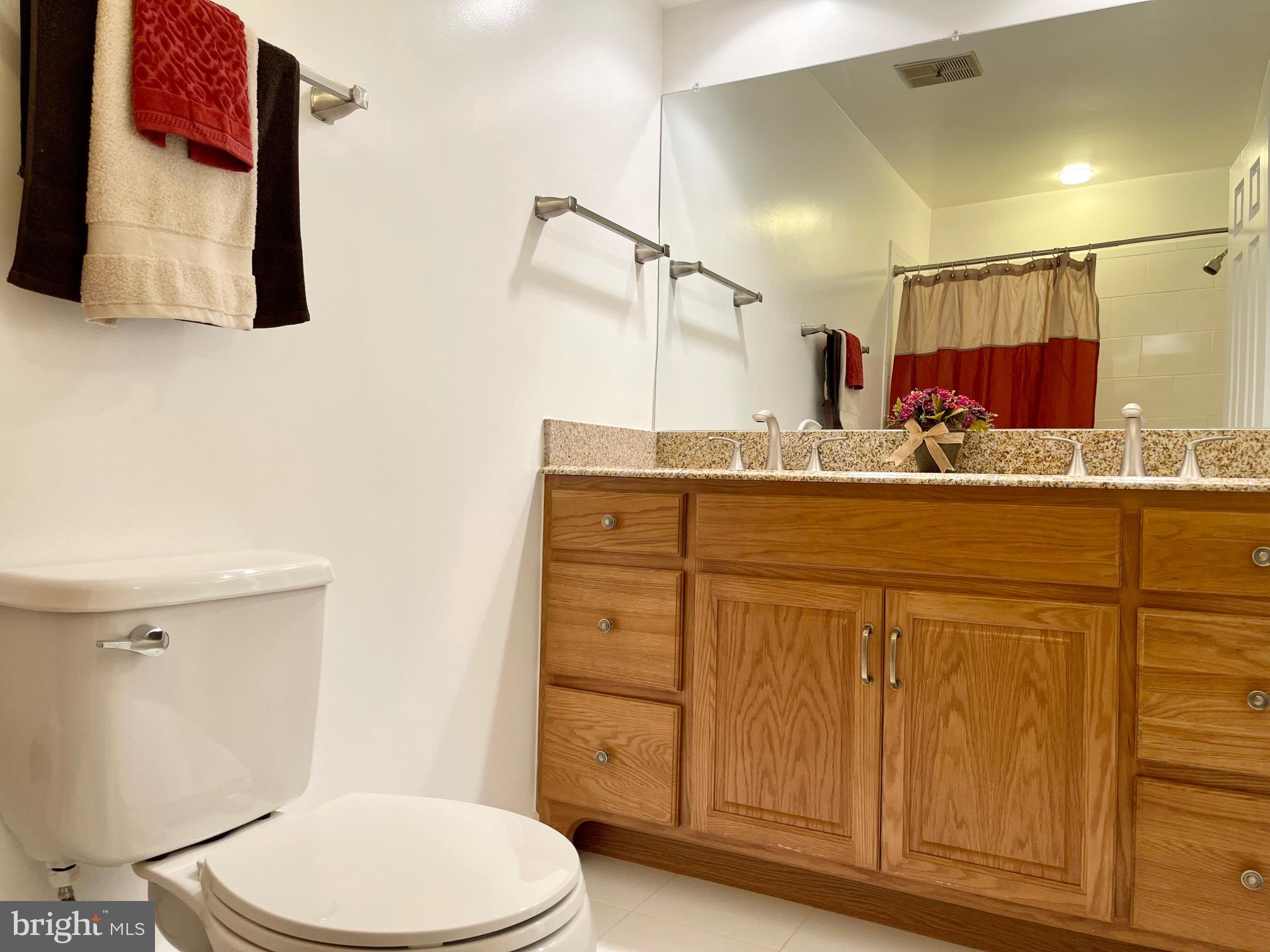 MONTGOMERY SQUARE - Residential