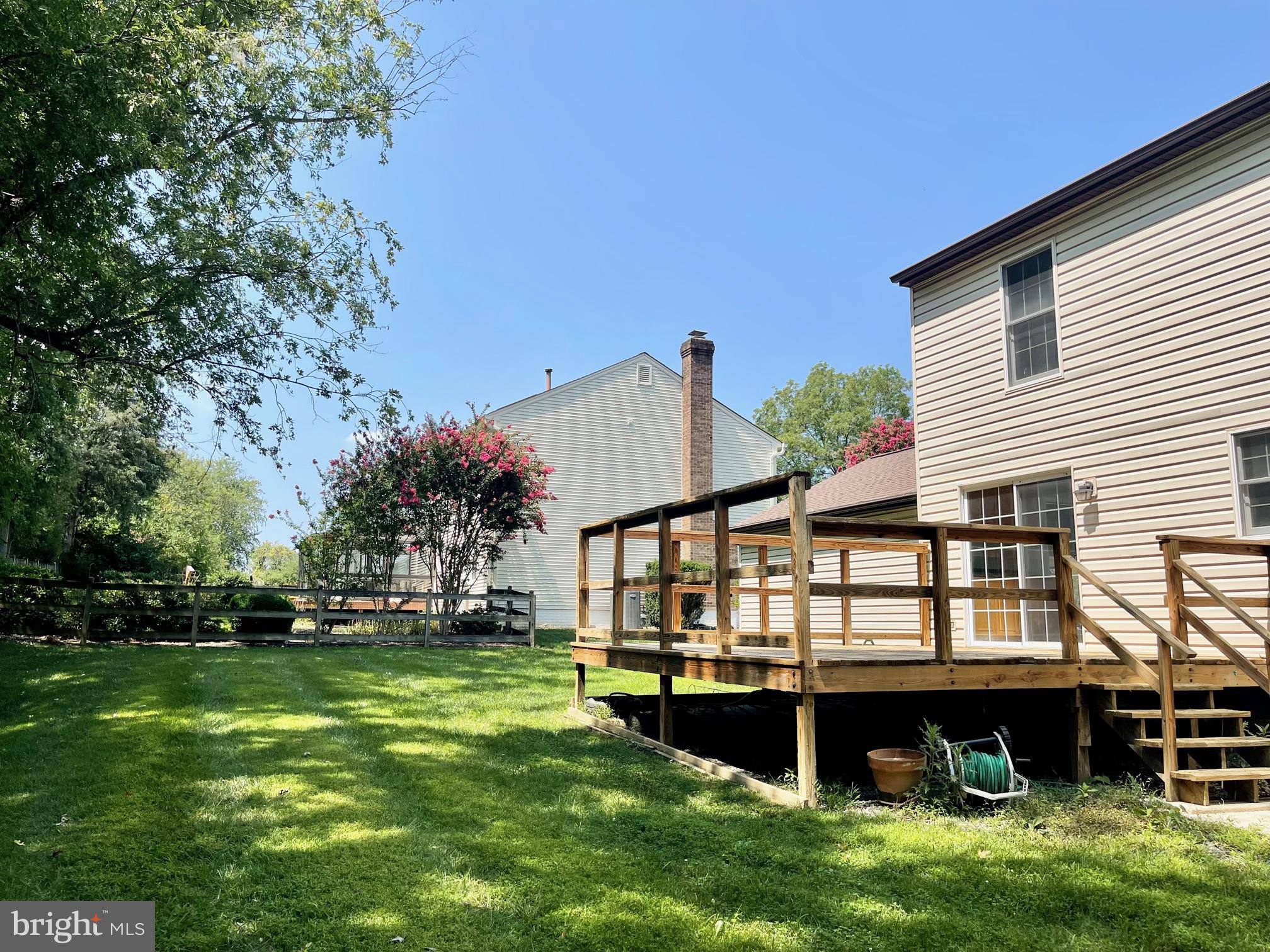 MONTGOMERY SQUARE - Residential