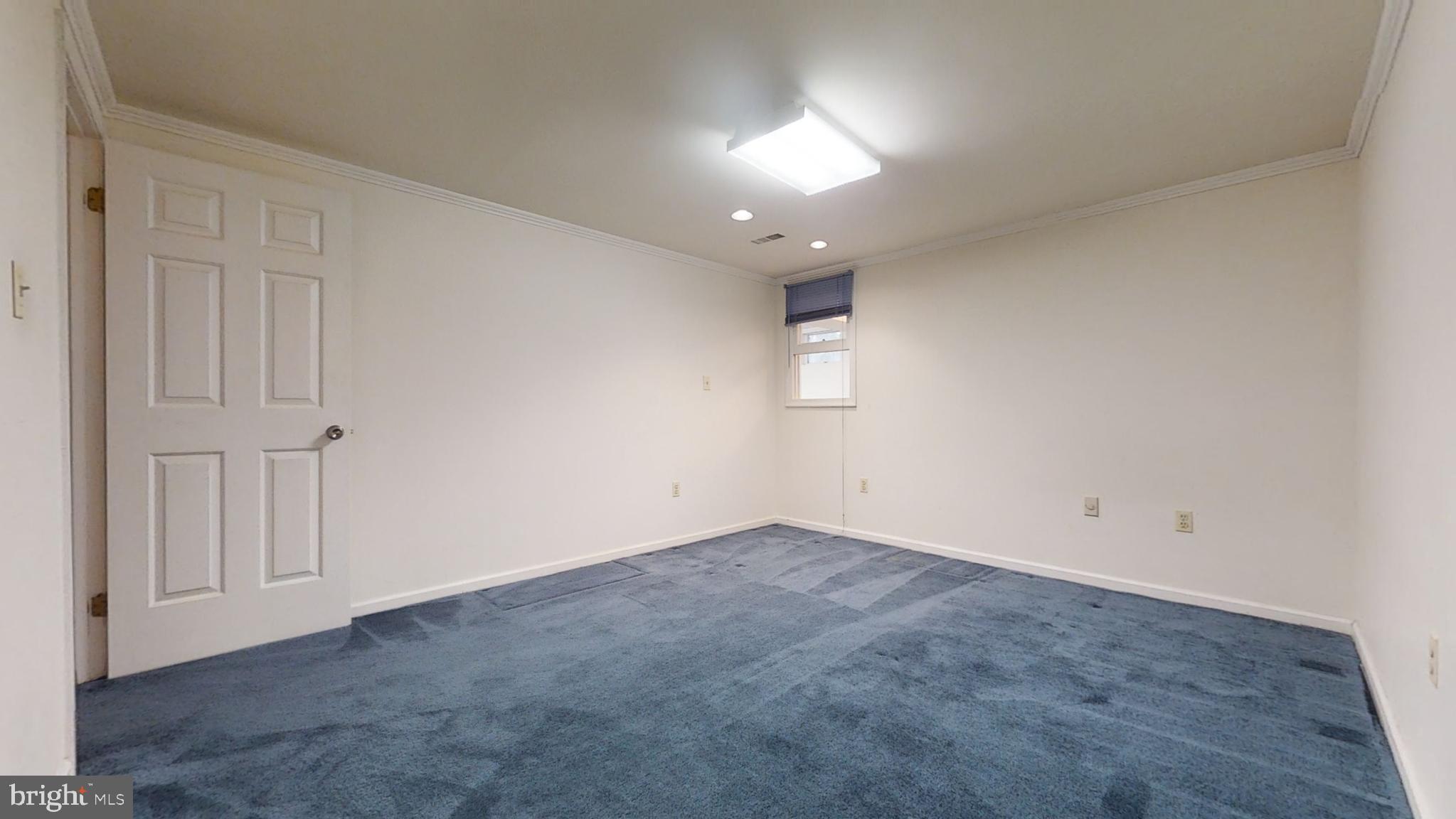 MONTGOMERY SQUARE - Residential