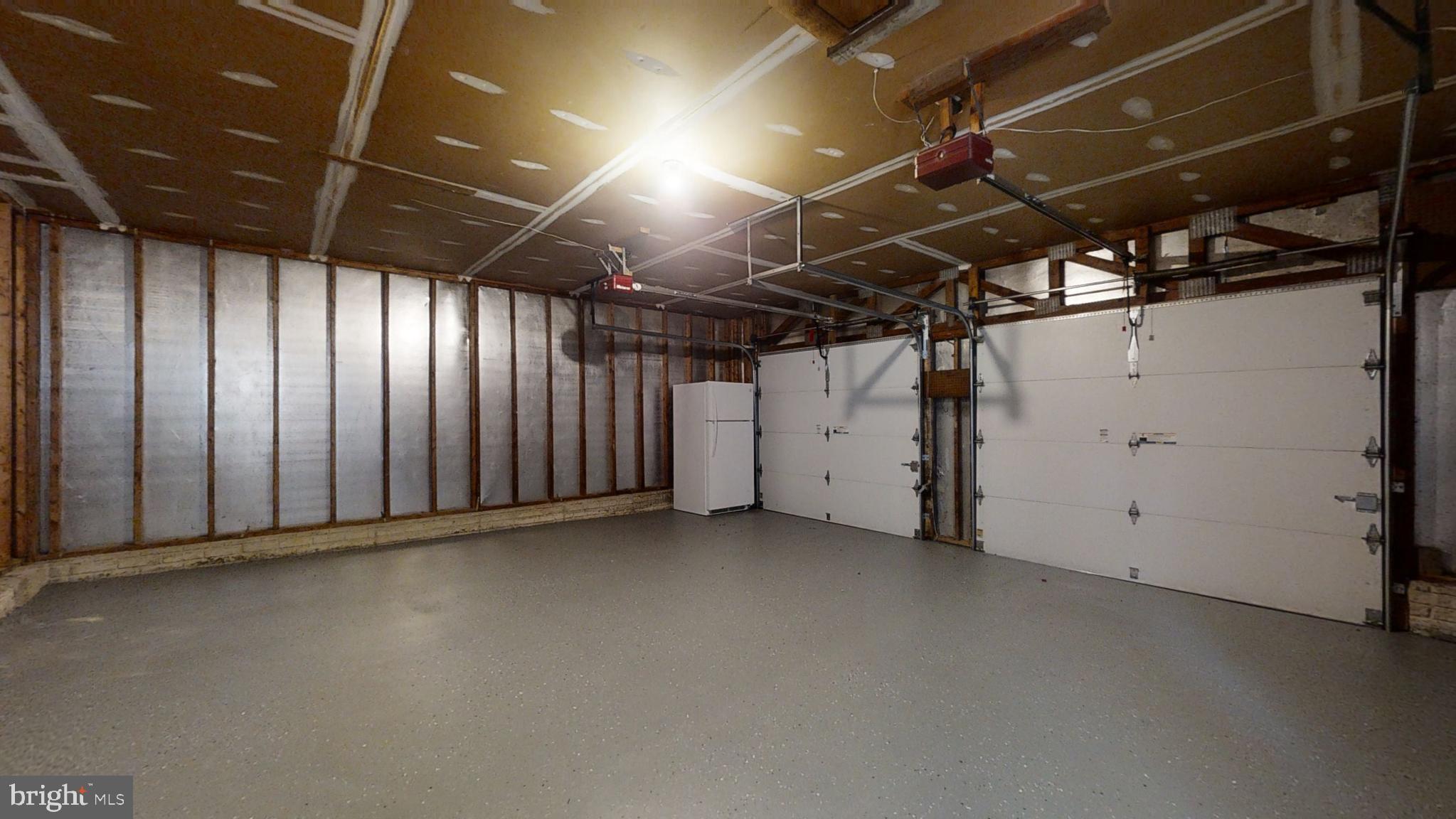 MONTGOMERY SQUARE - Residential