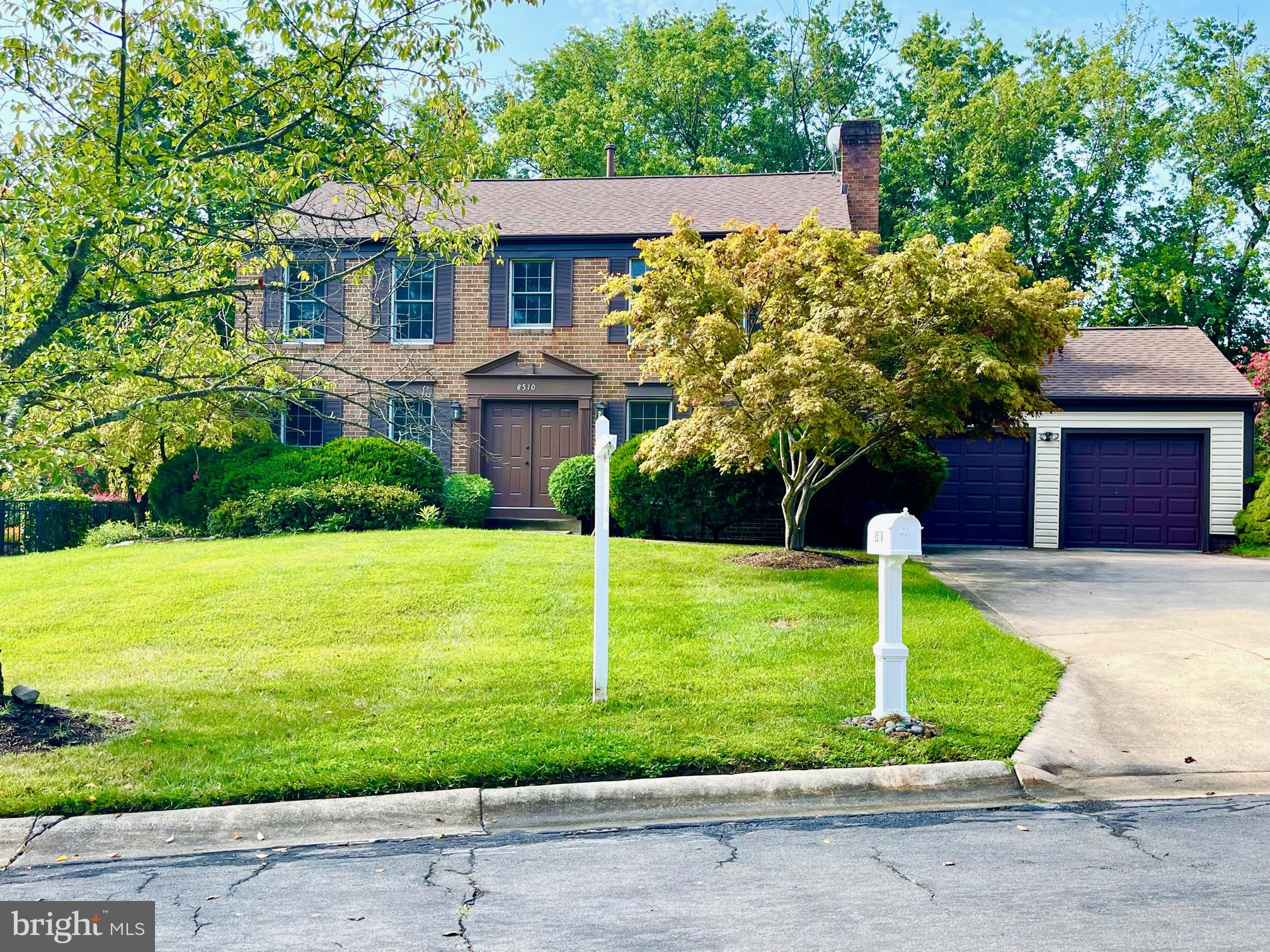 MONTGOMERY SQUARE - Residential