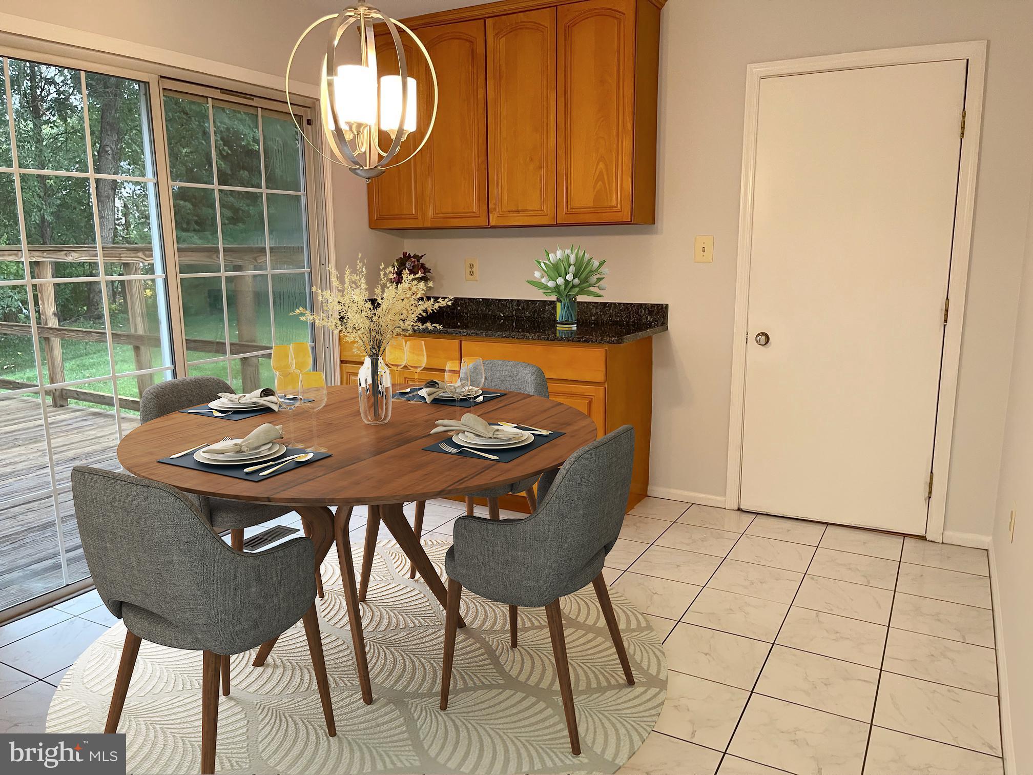 MONTGOMERY SQUARE - Residential