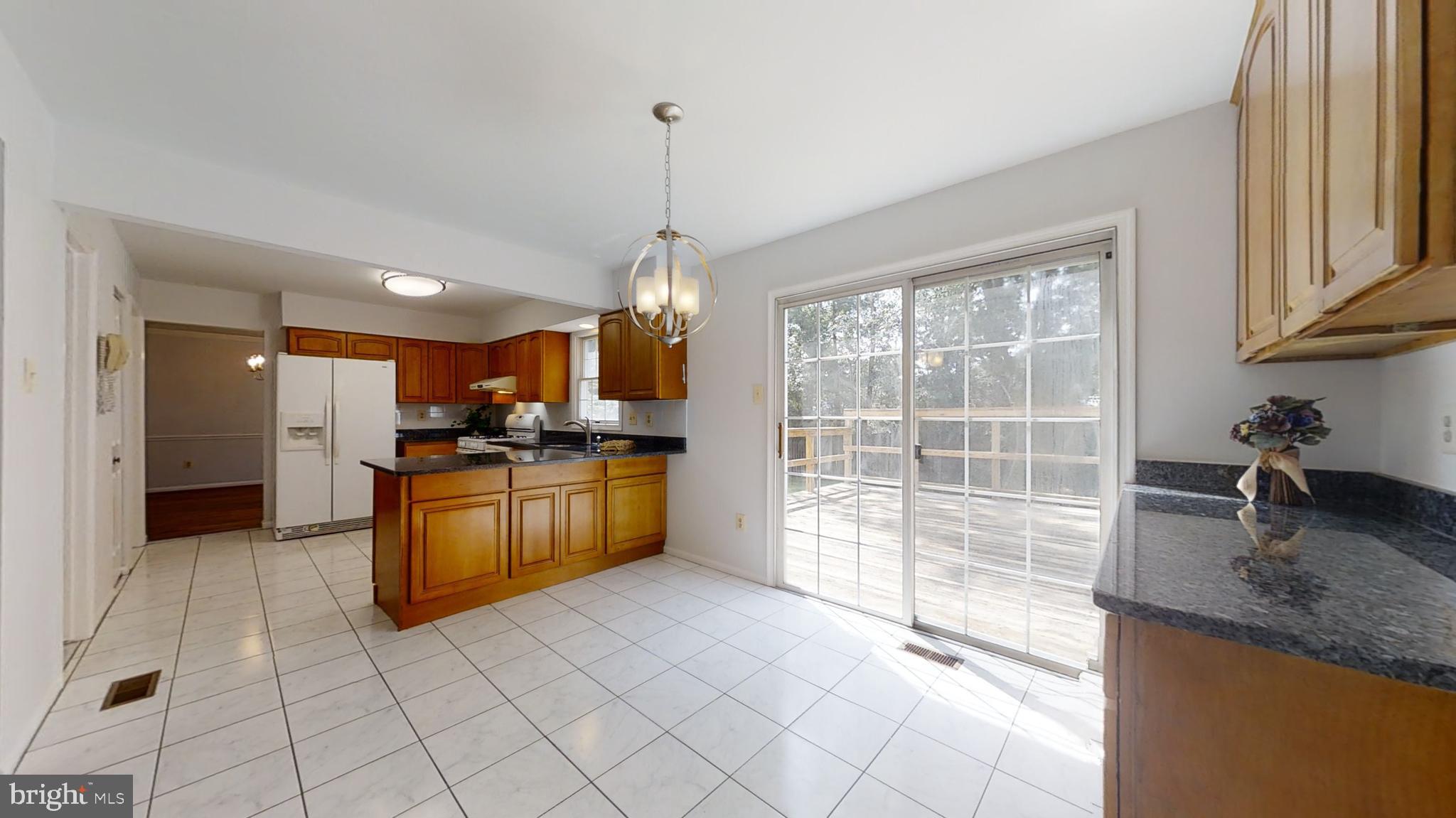 MONTGOMERY SQUARE - Residential