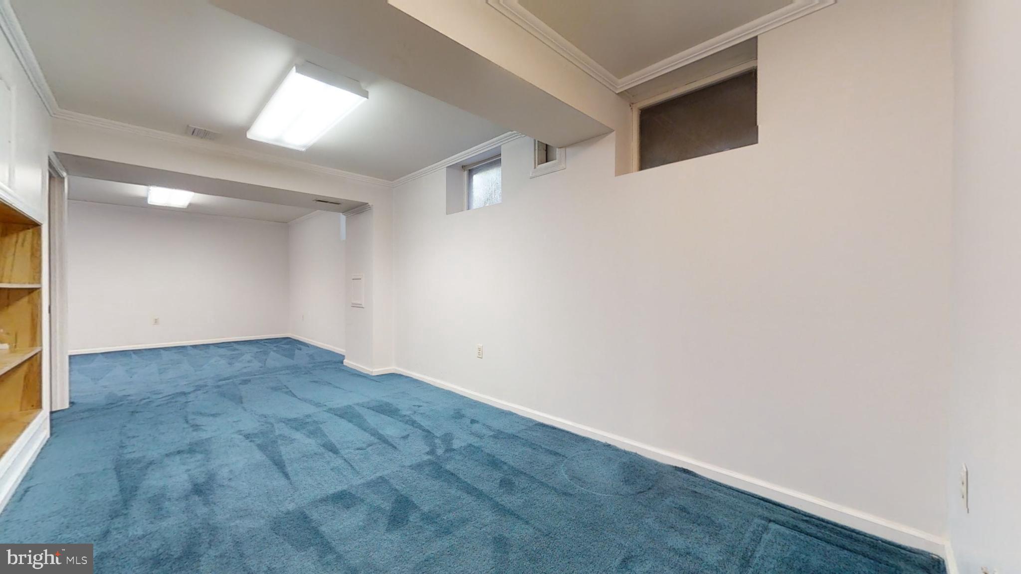 MONTGOMERY SQUARE - Residential