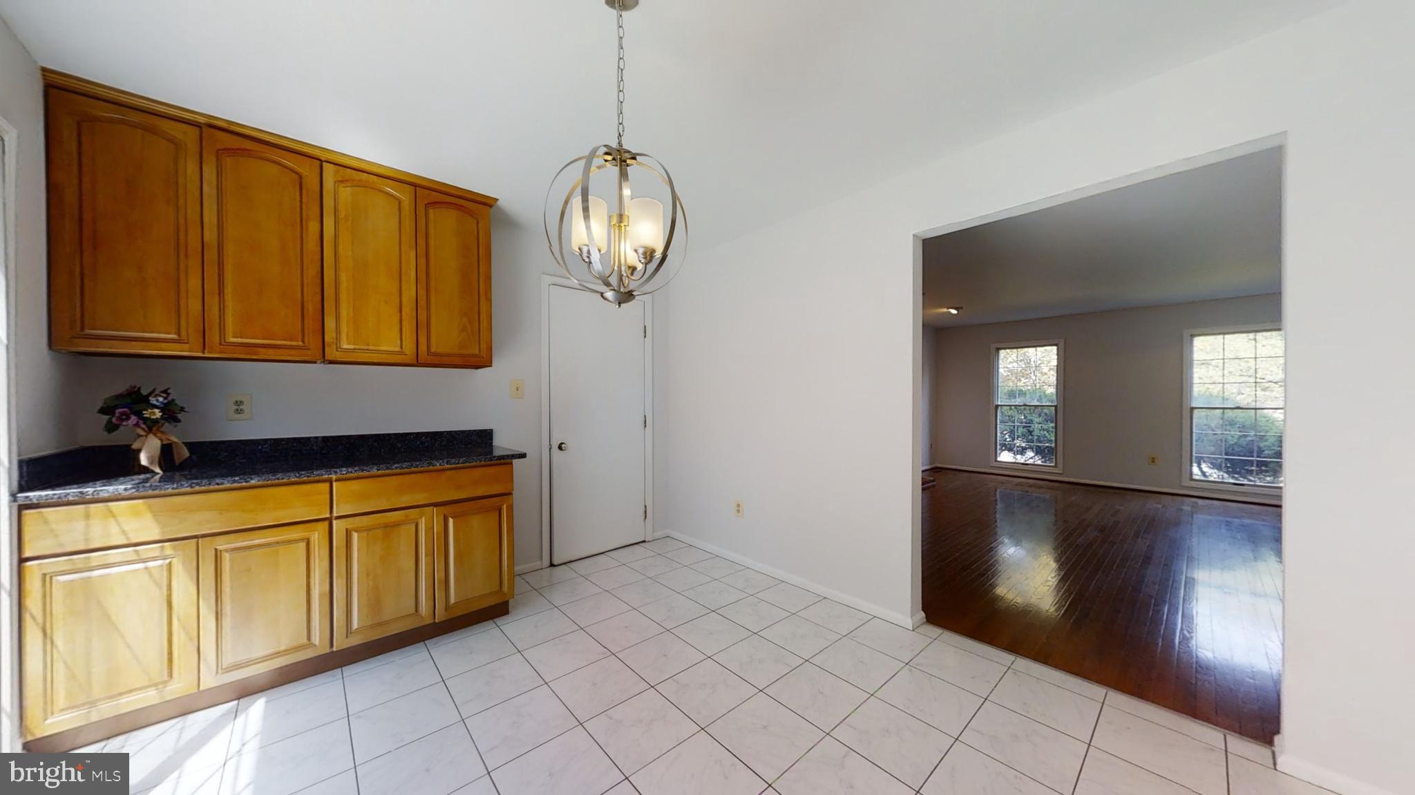 MONTGOMERY SQUARE - Residential