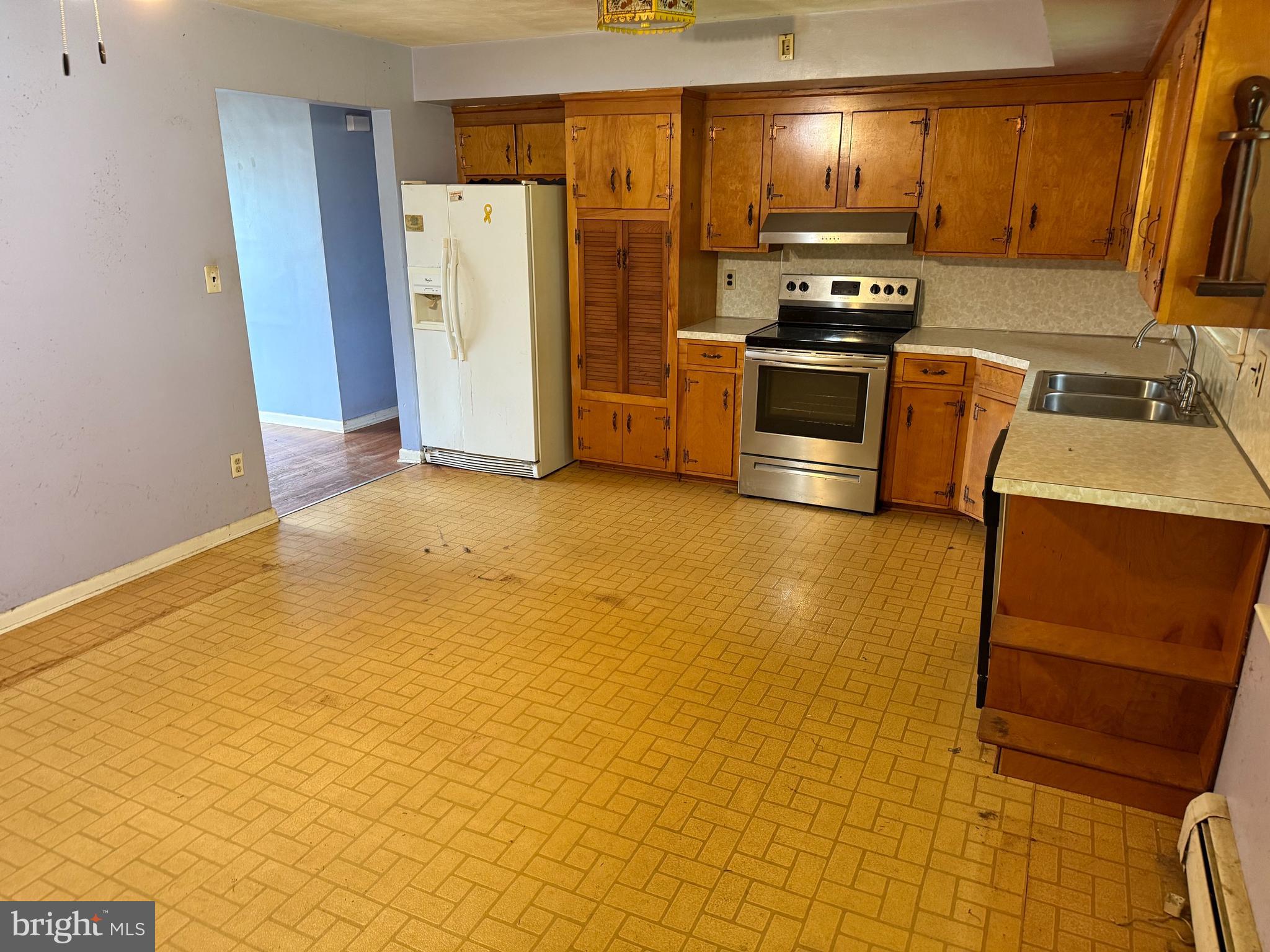 34 WOODLAND DRIVE