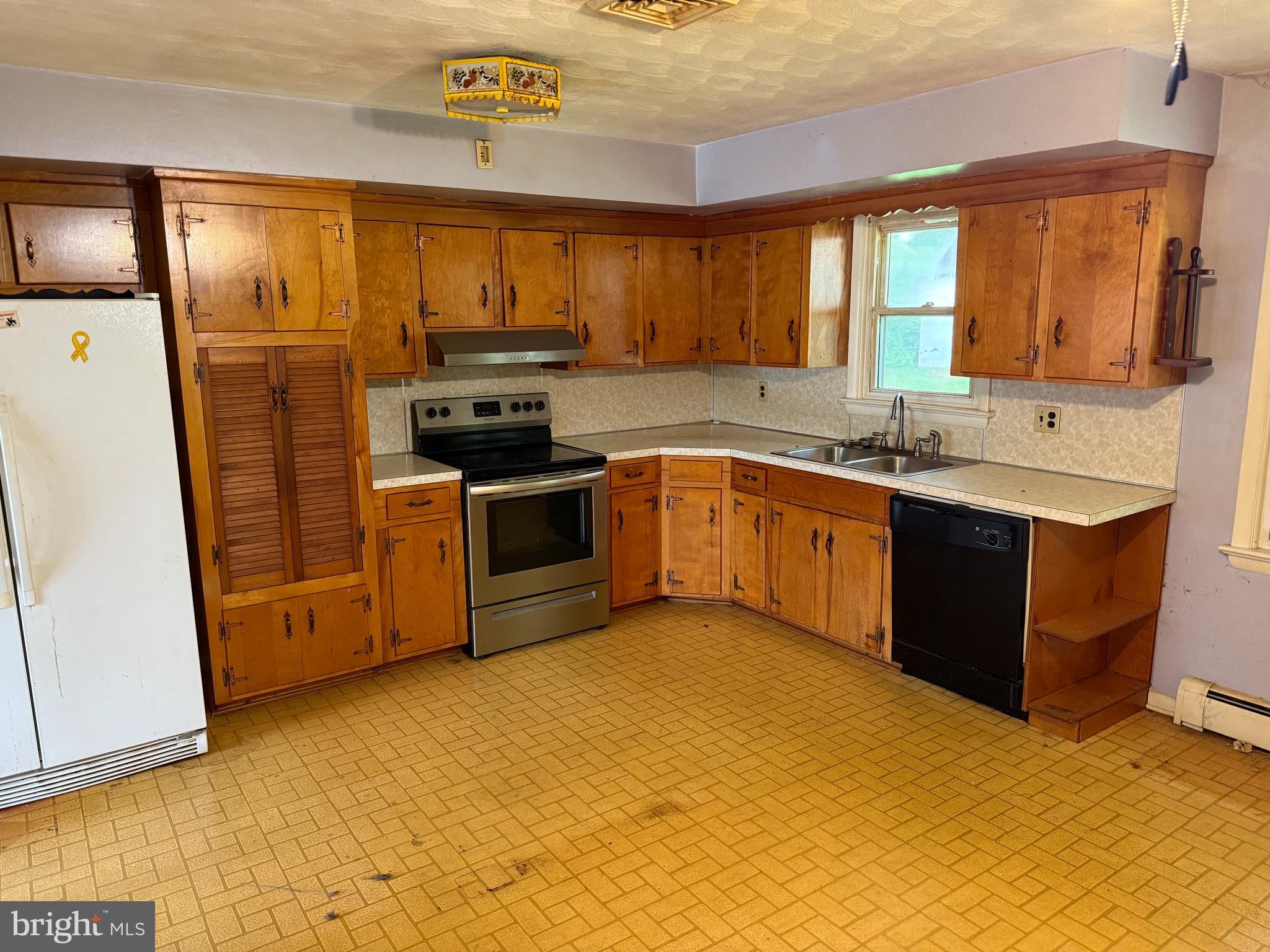34 WOODLAND DRIVE