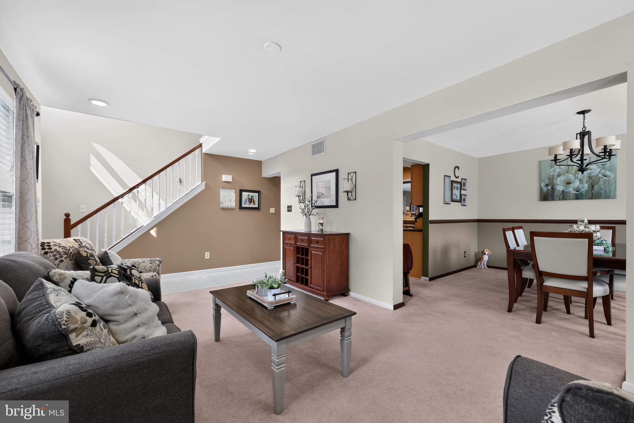 1 WOODLEIGH COURT