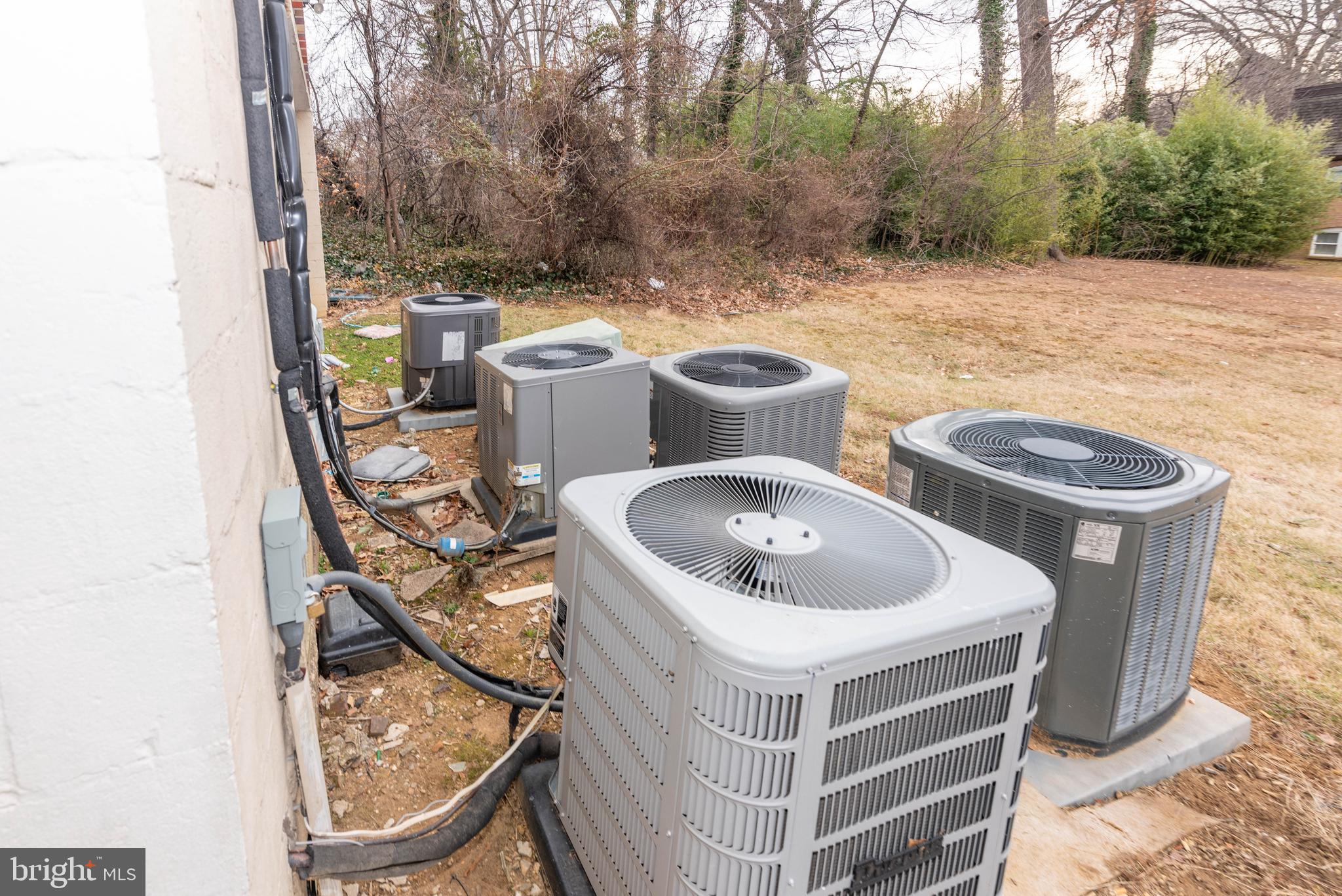 ROSEMONT EAST - Residential