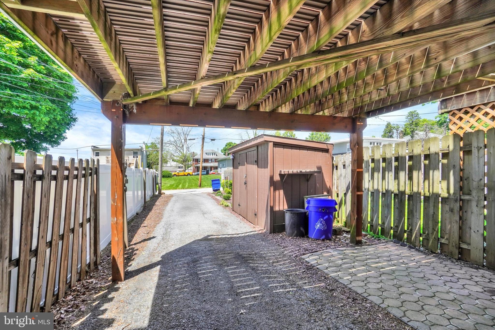 ELMWOOD - Residential