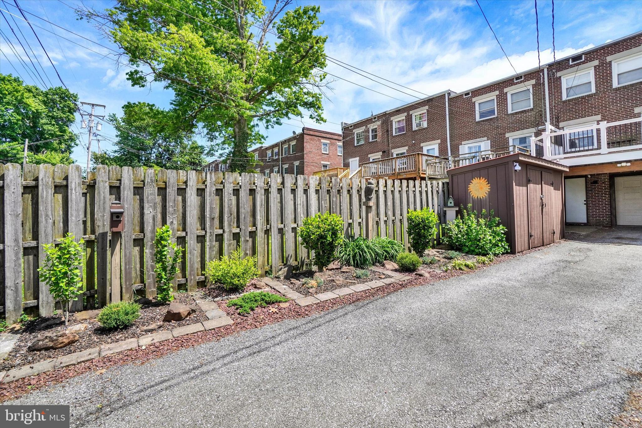 ELMWOOD - Residential