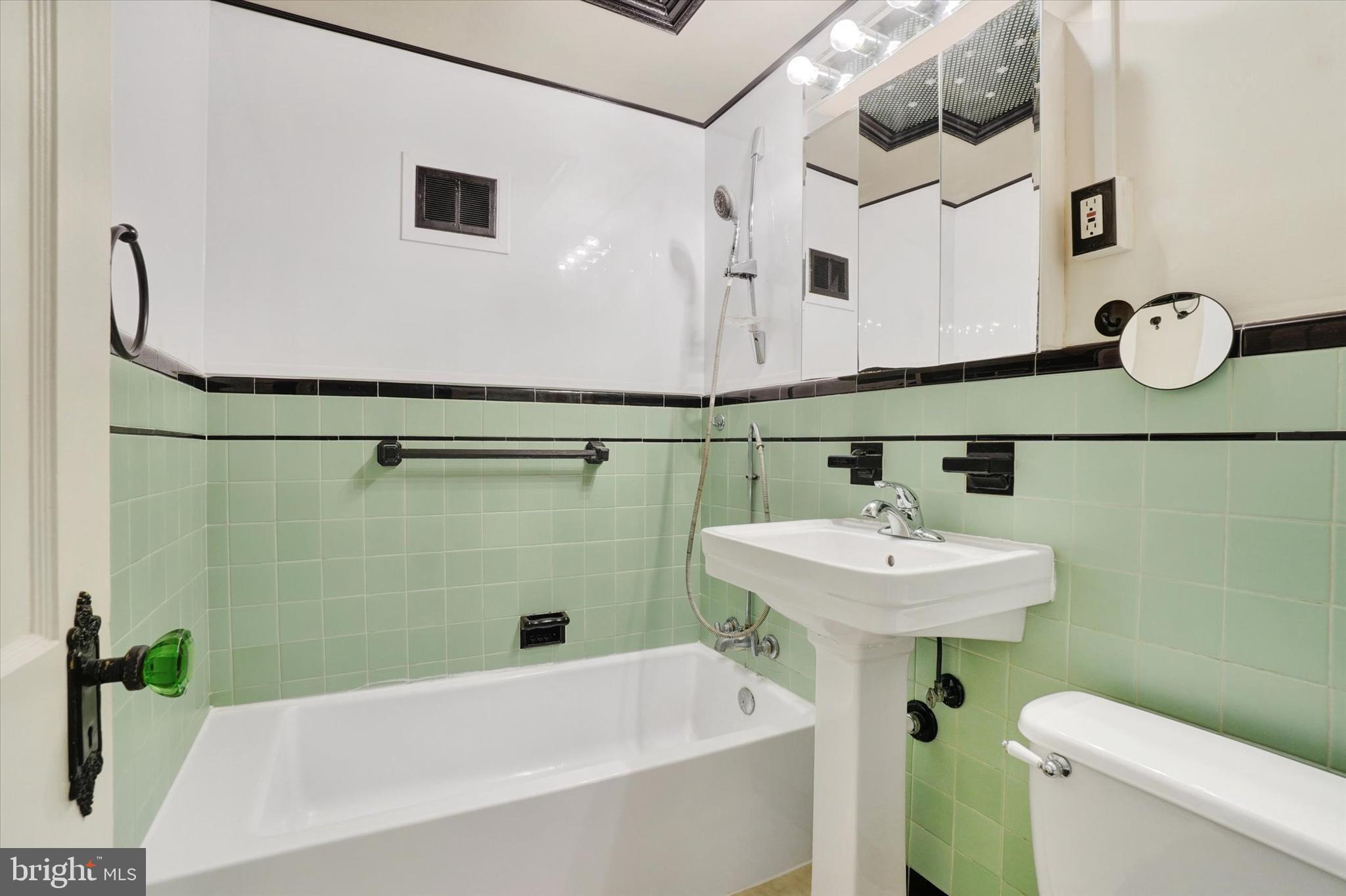 ELMWOOD - Residential