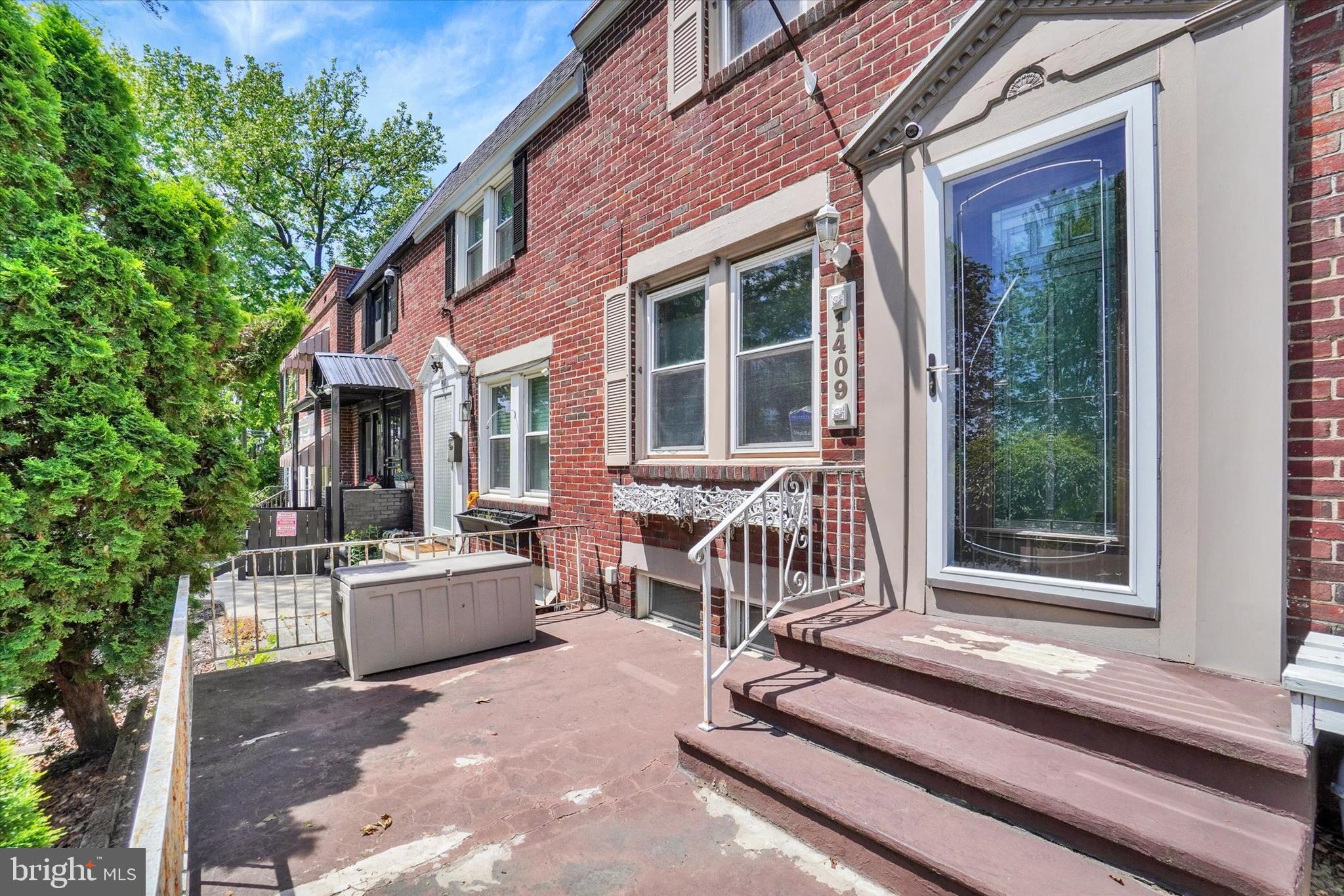 ELMWOOD - Residential