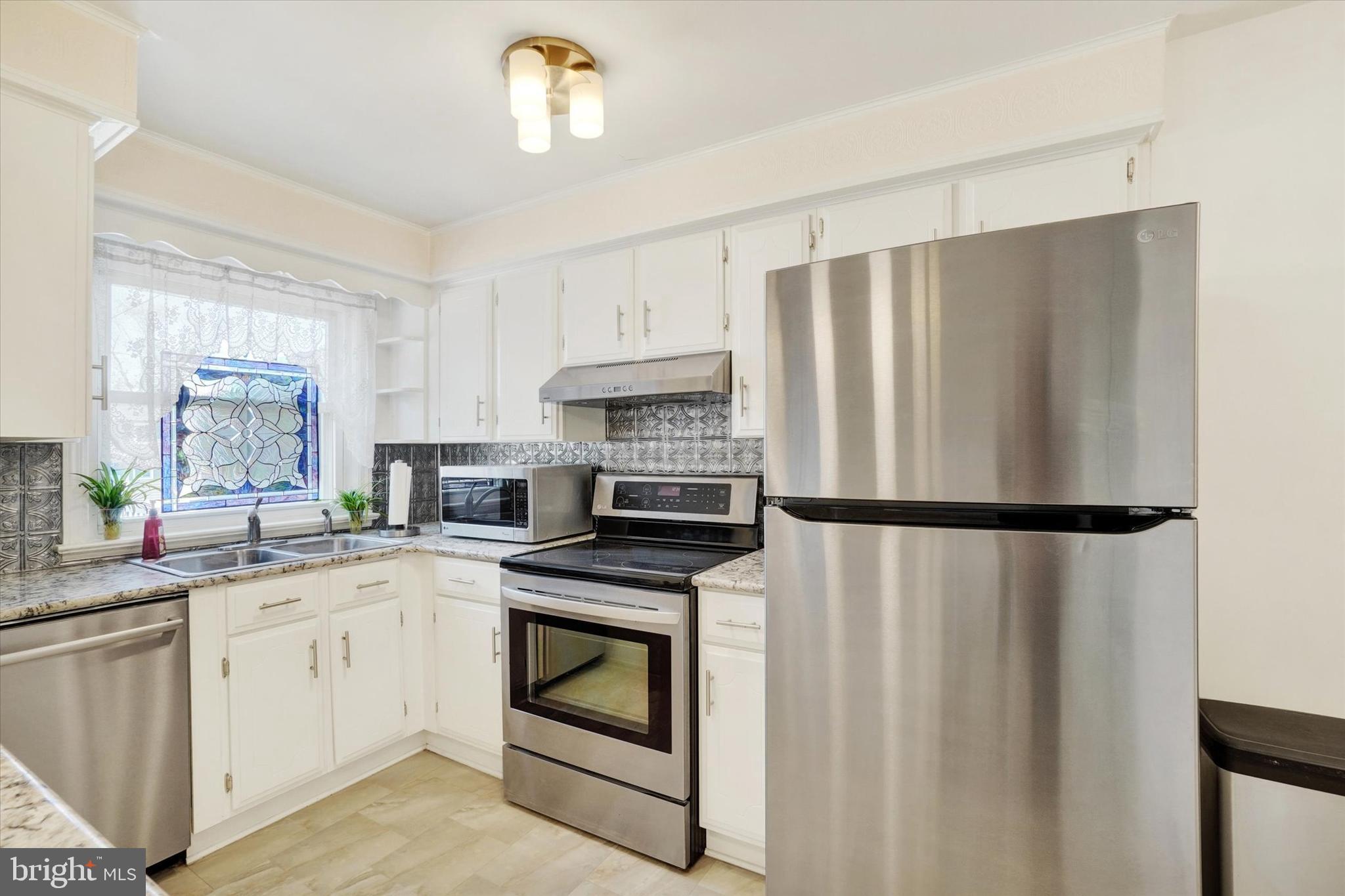 ELMWOOD - Residential