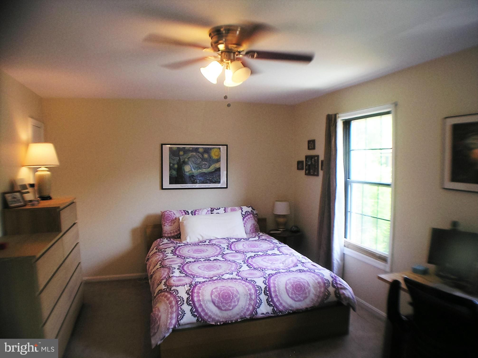 HOLLAND TOWNE - Residential Lease