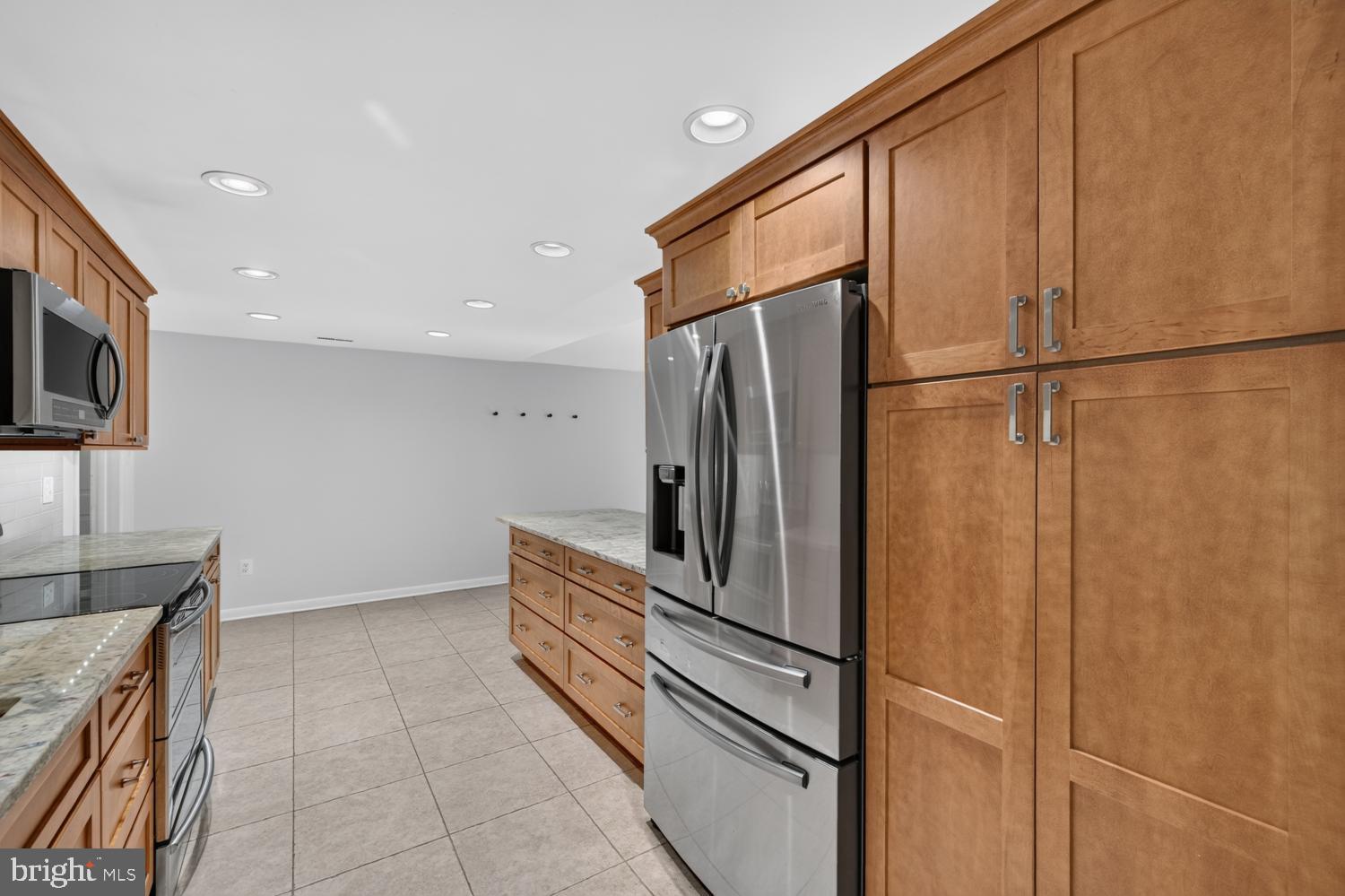 9008 FLICKER PLACE
