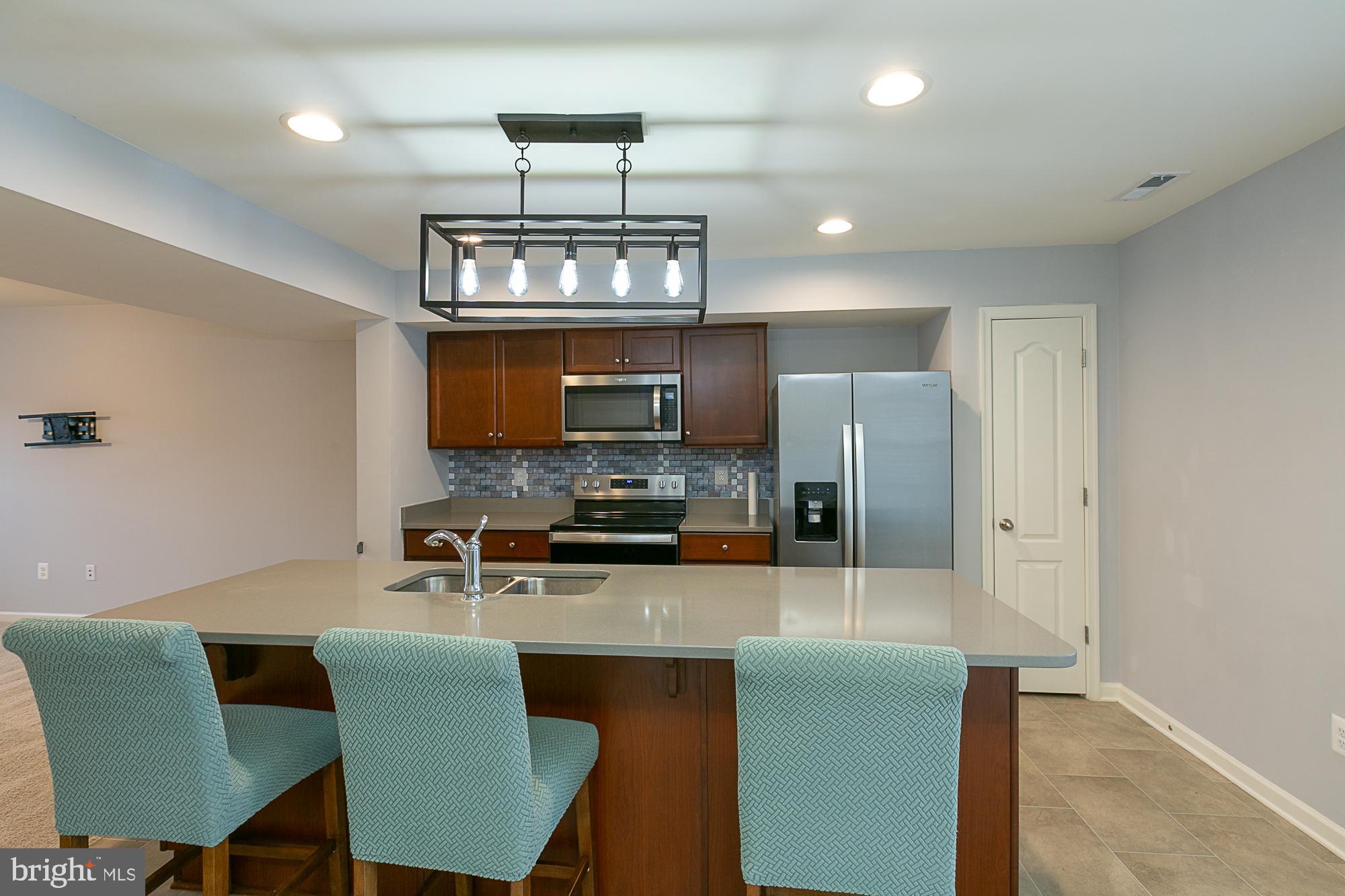 WHISPERING PINES - Residential