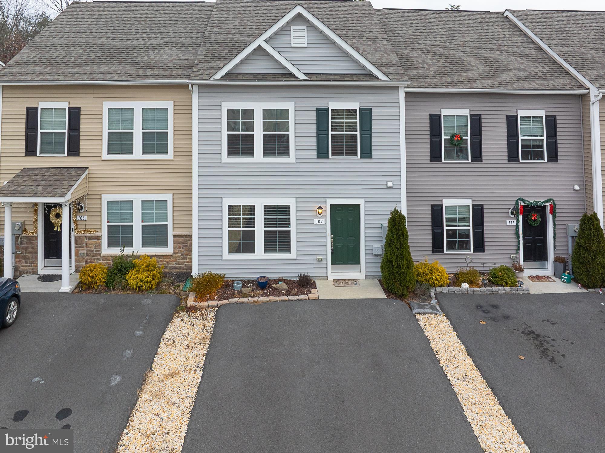 WHISPERING PINES - Residential