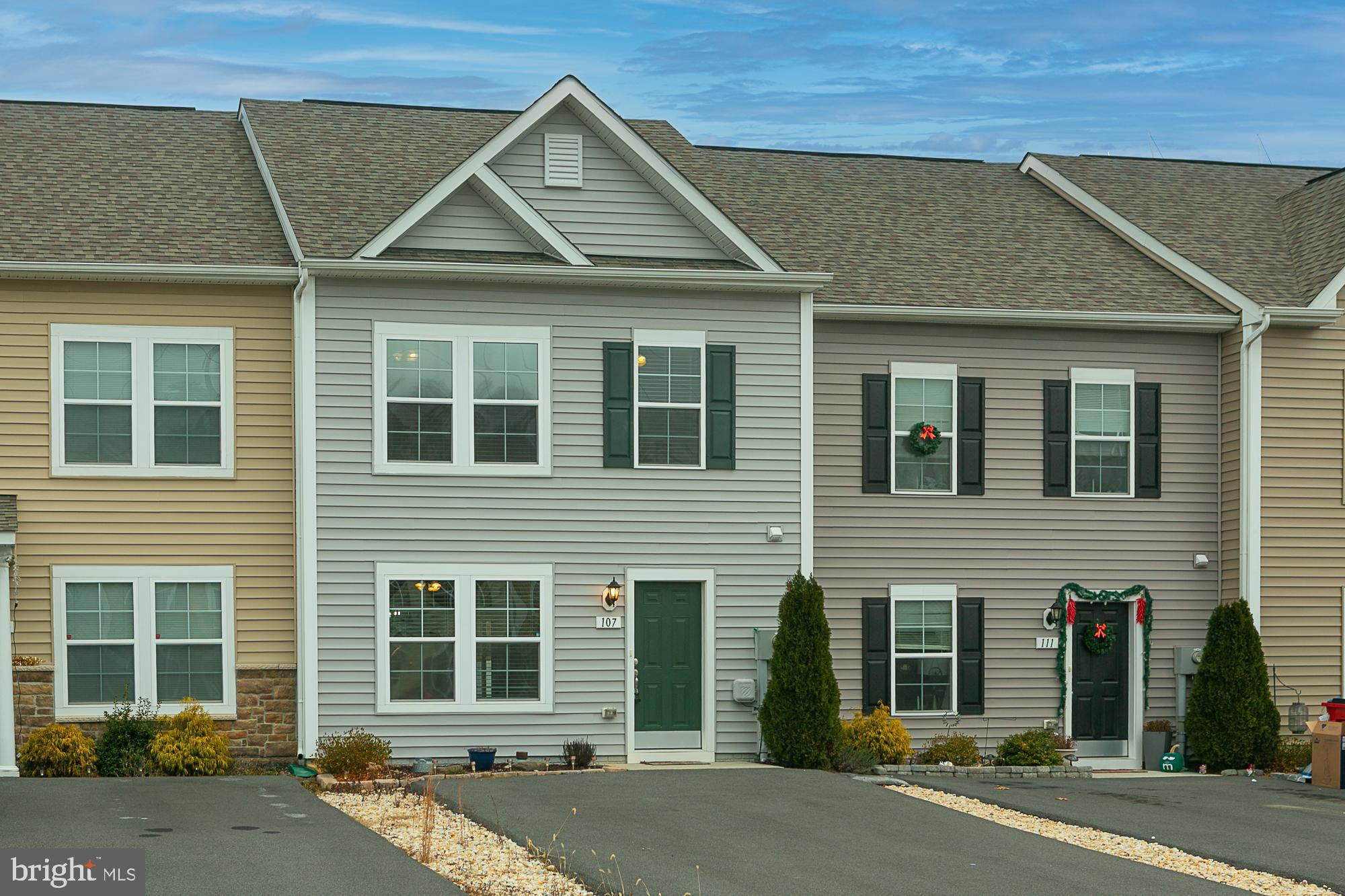 WHISPERING PINES - Residential