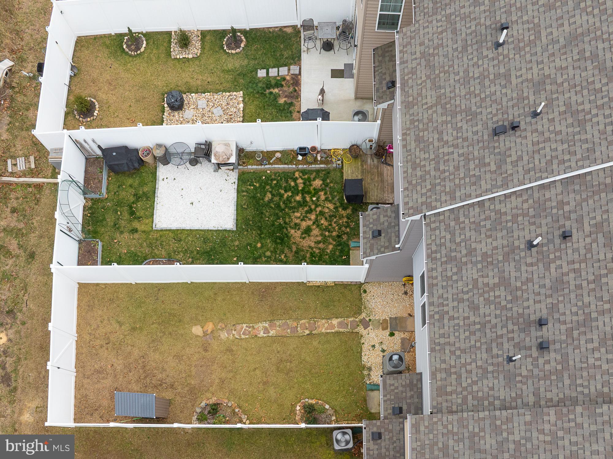 WHISPERING PINES - Residential