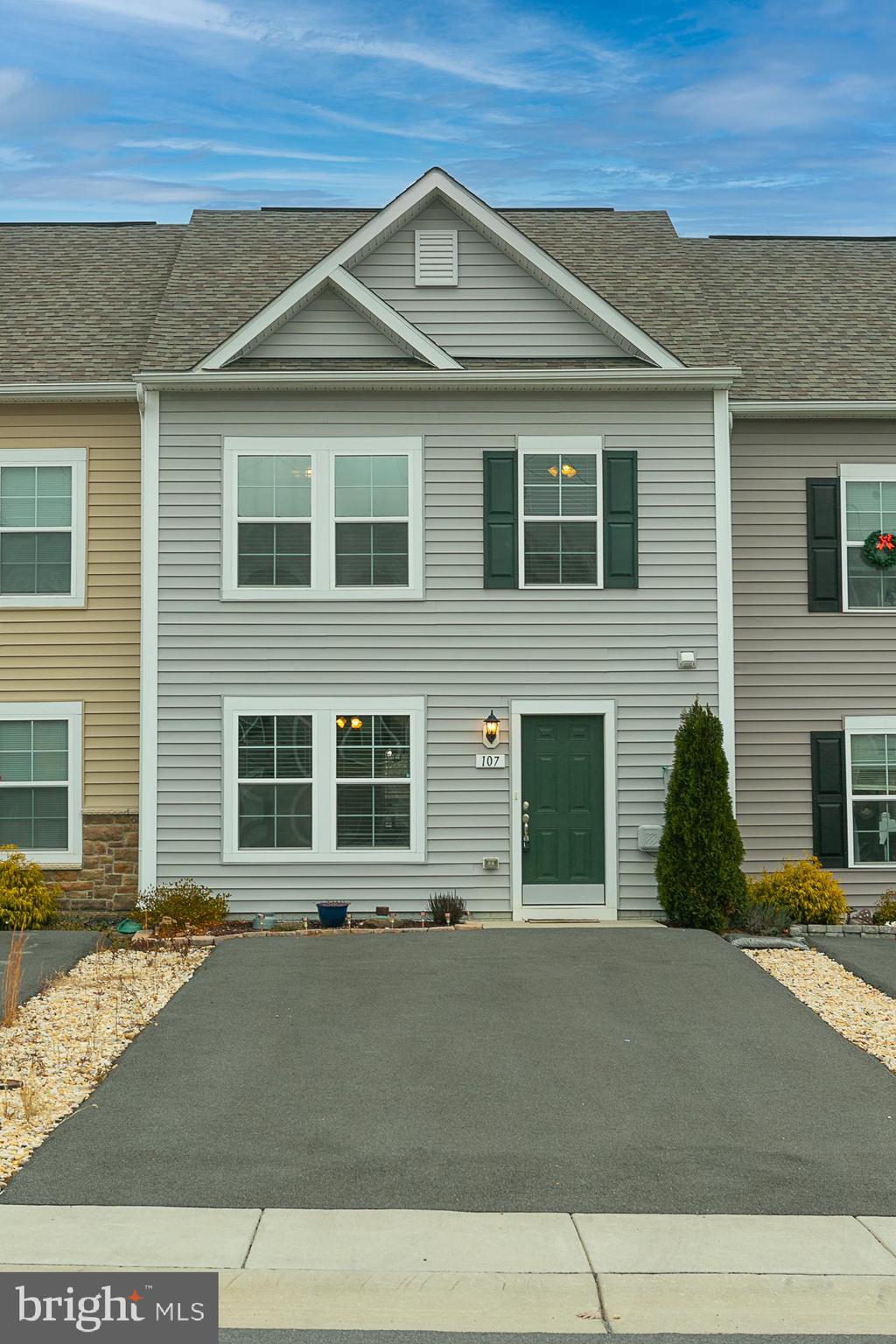 WHISPERING PINES - Residential