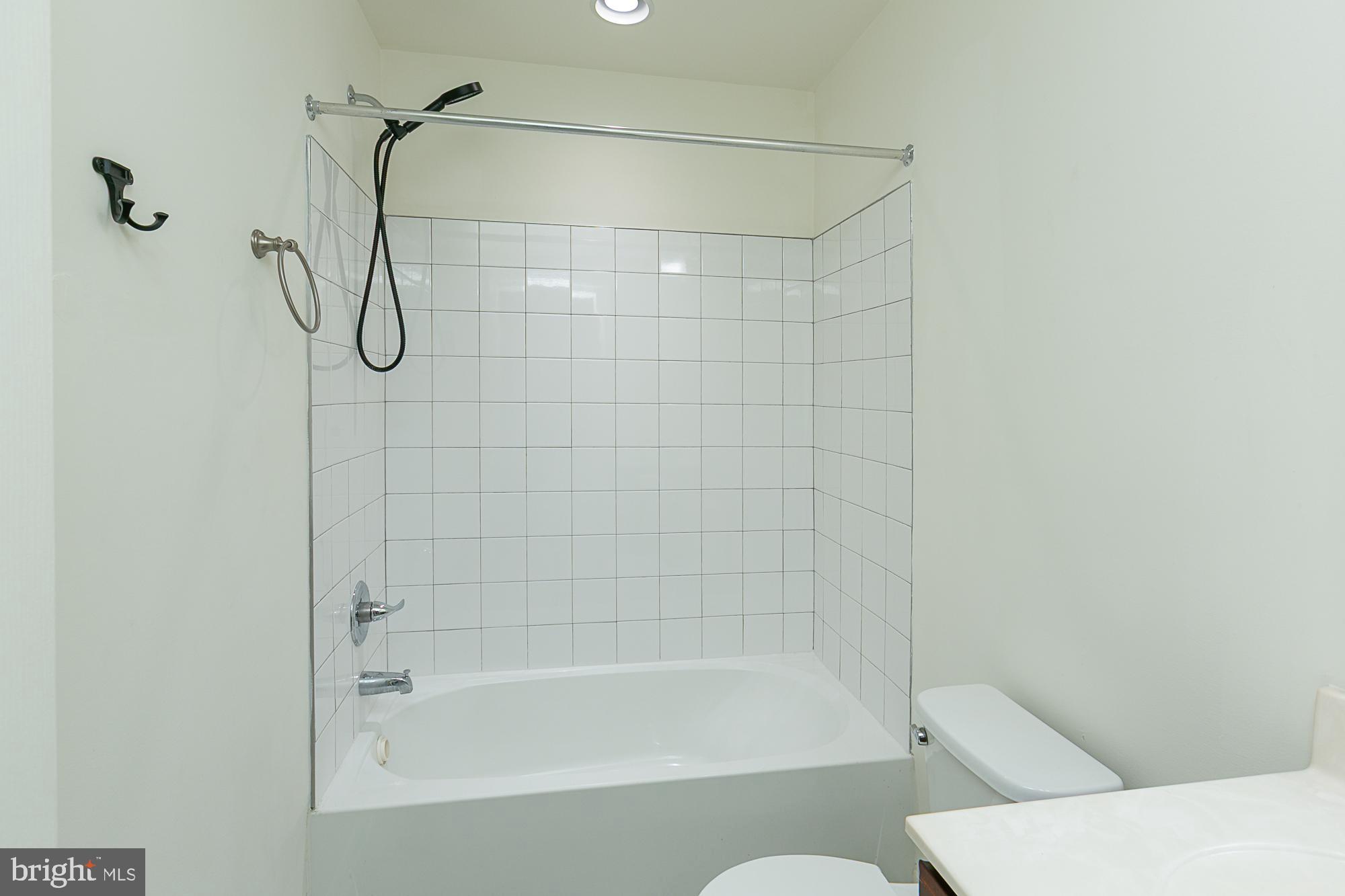 WHISPERING PINES - Residential