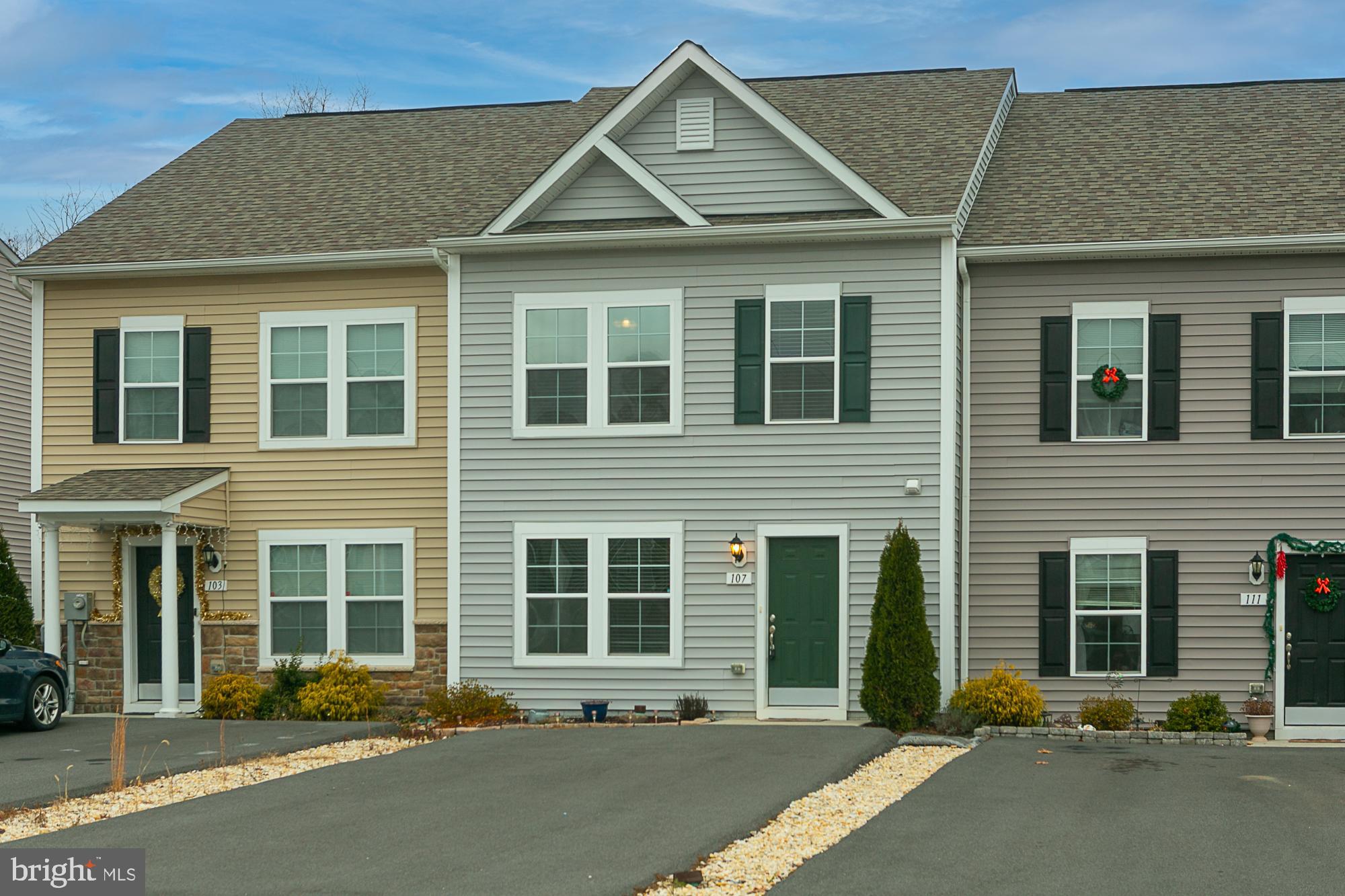 WHISPERING PINES - Residential