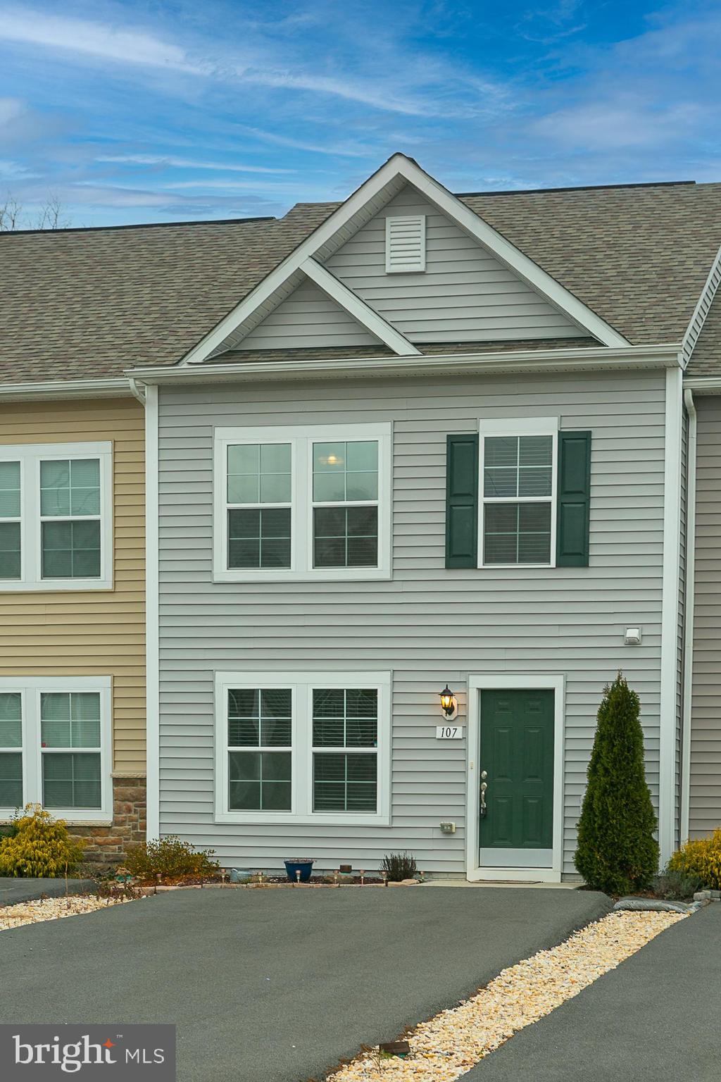 WHISPERING PINES - Residential