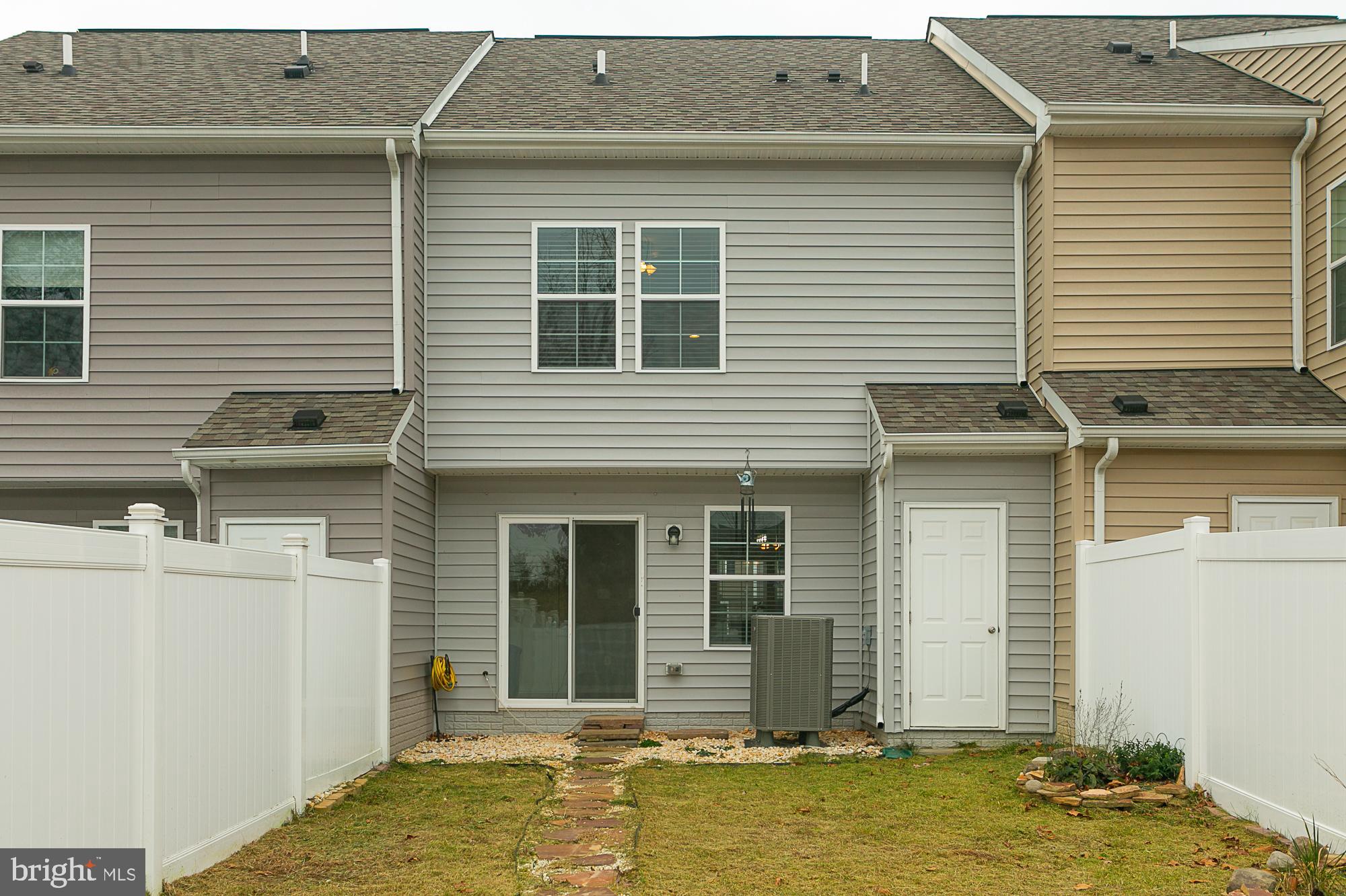 WHISPERING PINES - Residential