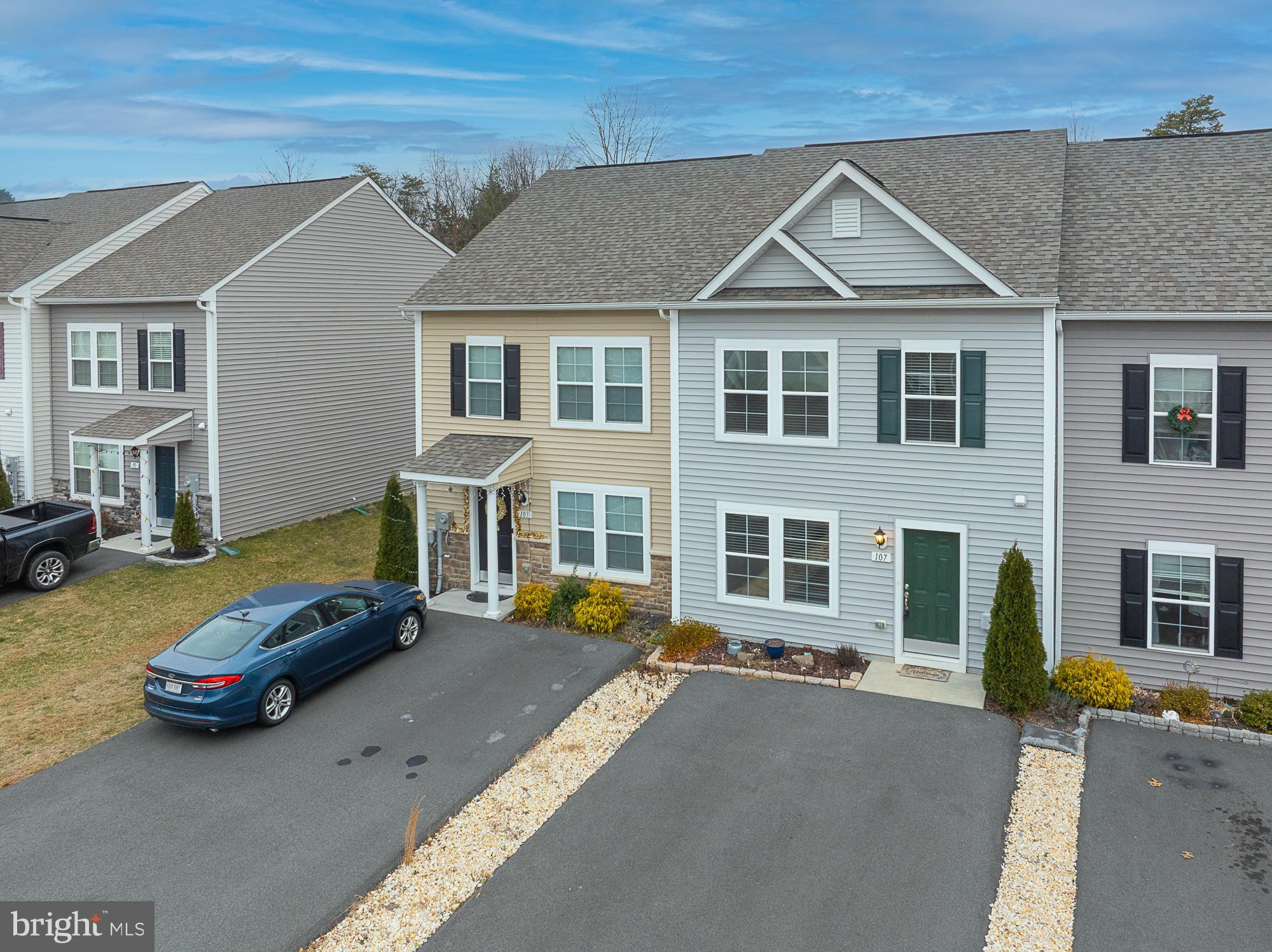 WHISPERING PINES - Residential