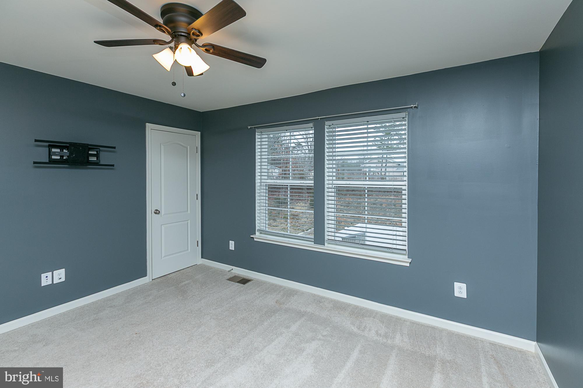 WHISPERING PINES - Residential