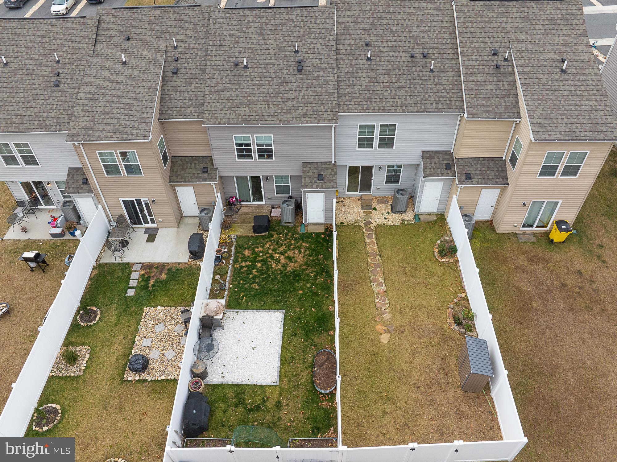 WHISPERING PINES - Residential