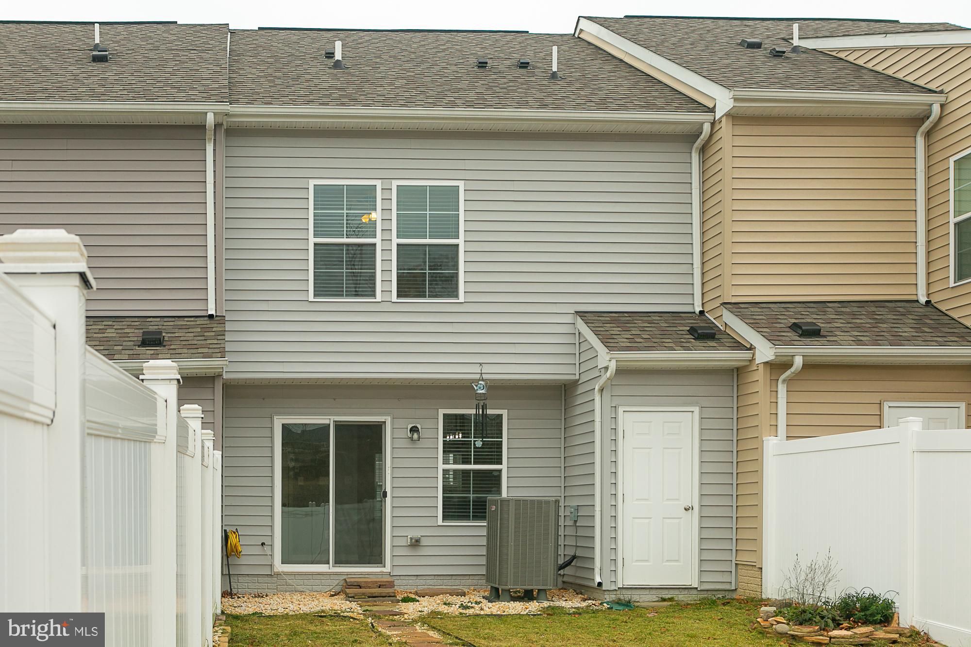 WHISPERING PINES - Residential