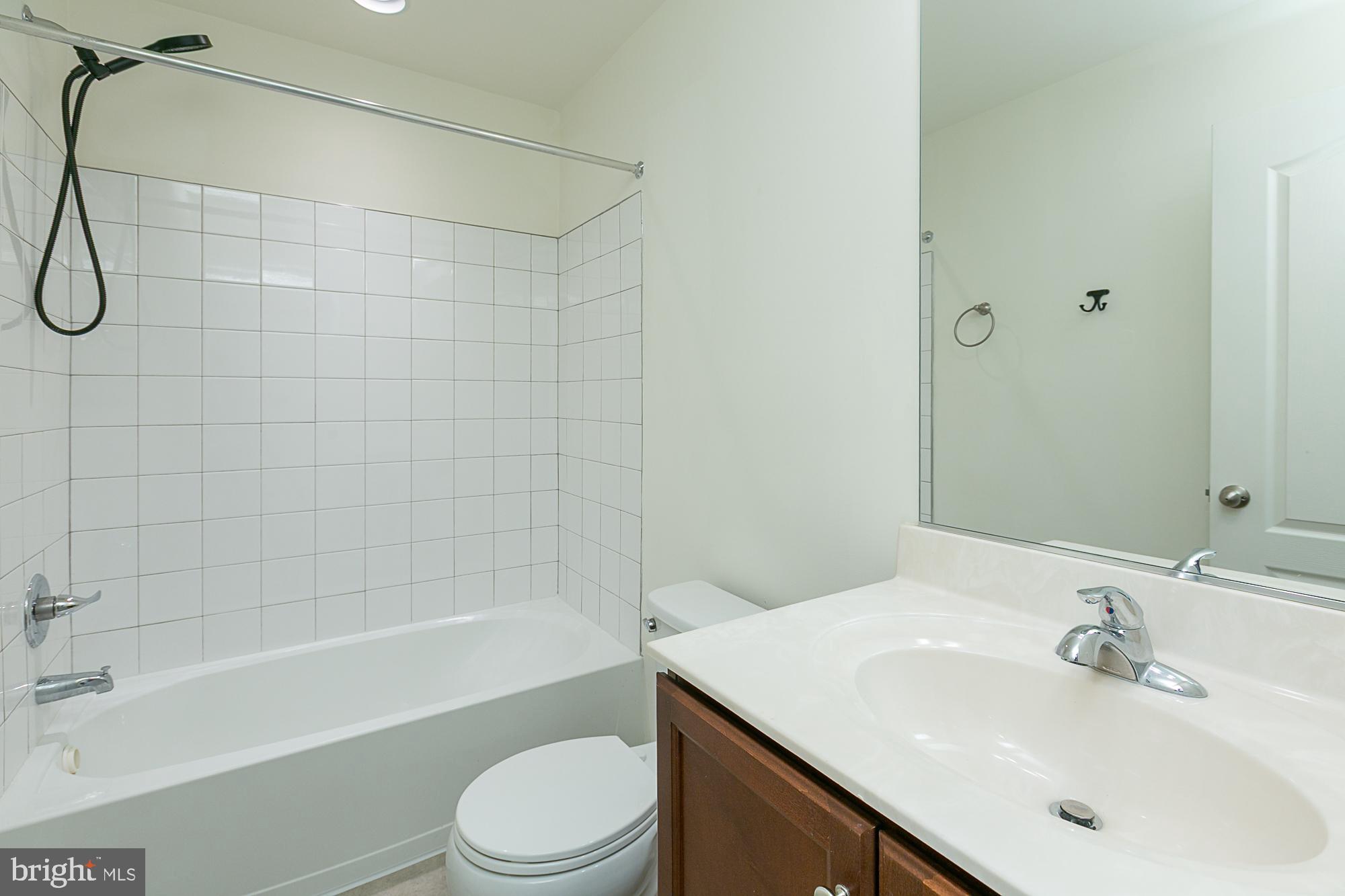 WHISPERING PINES - Residential