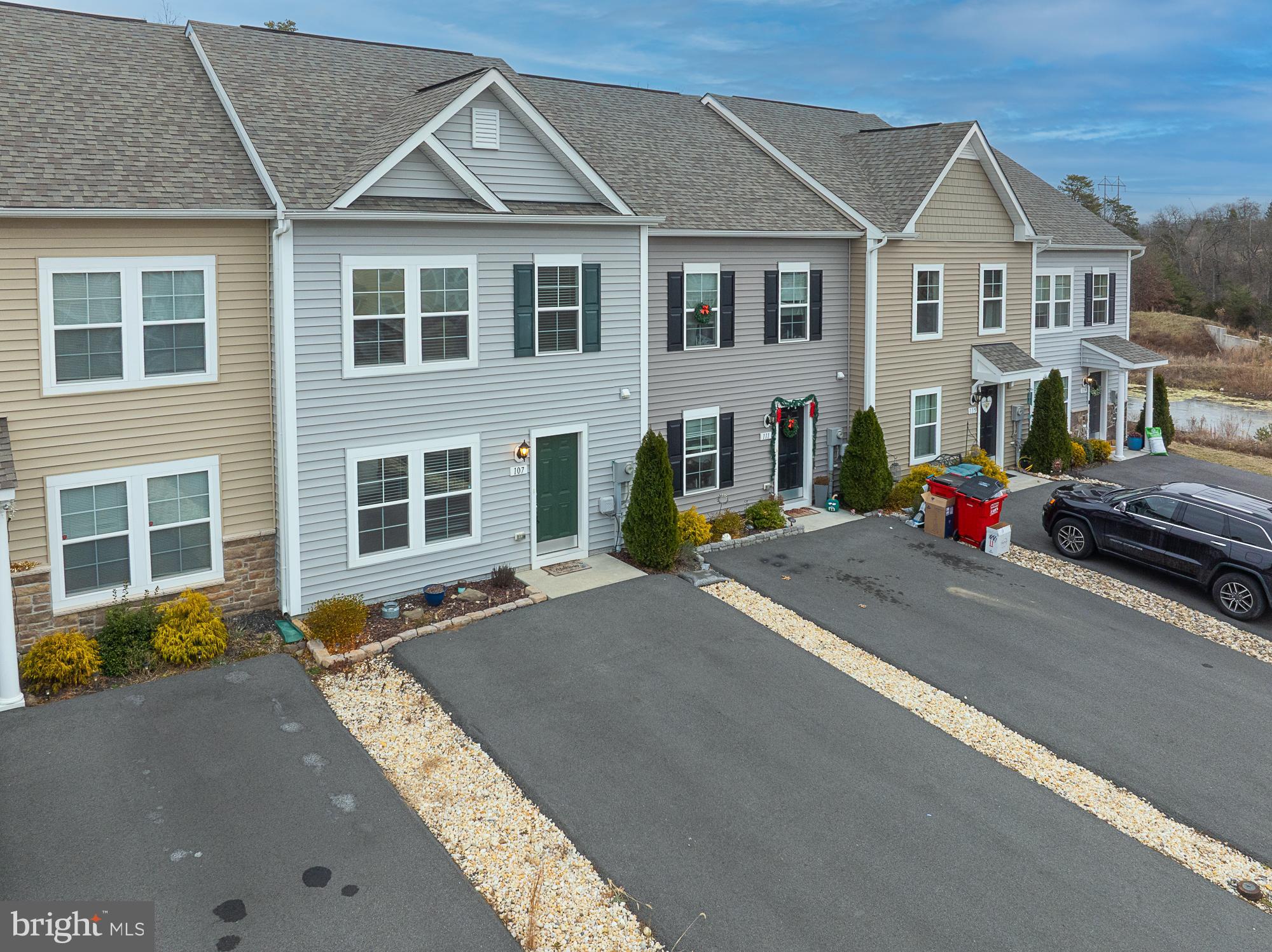 WHISPERING PINES - Residential