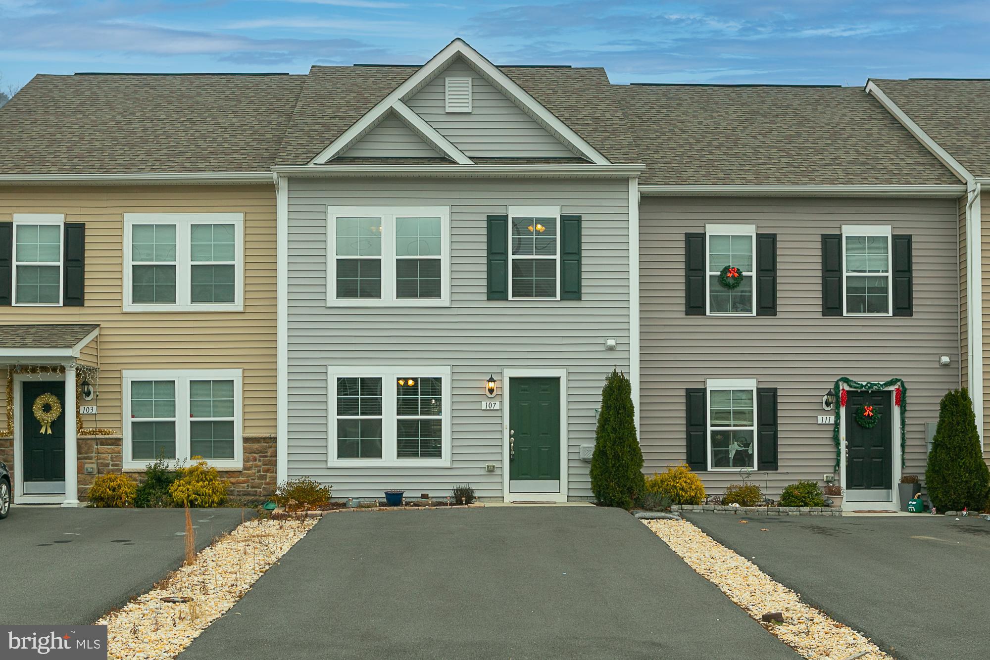 WHISPERING PINES - Residential