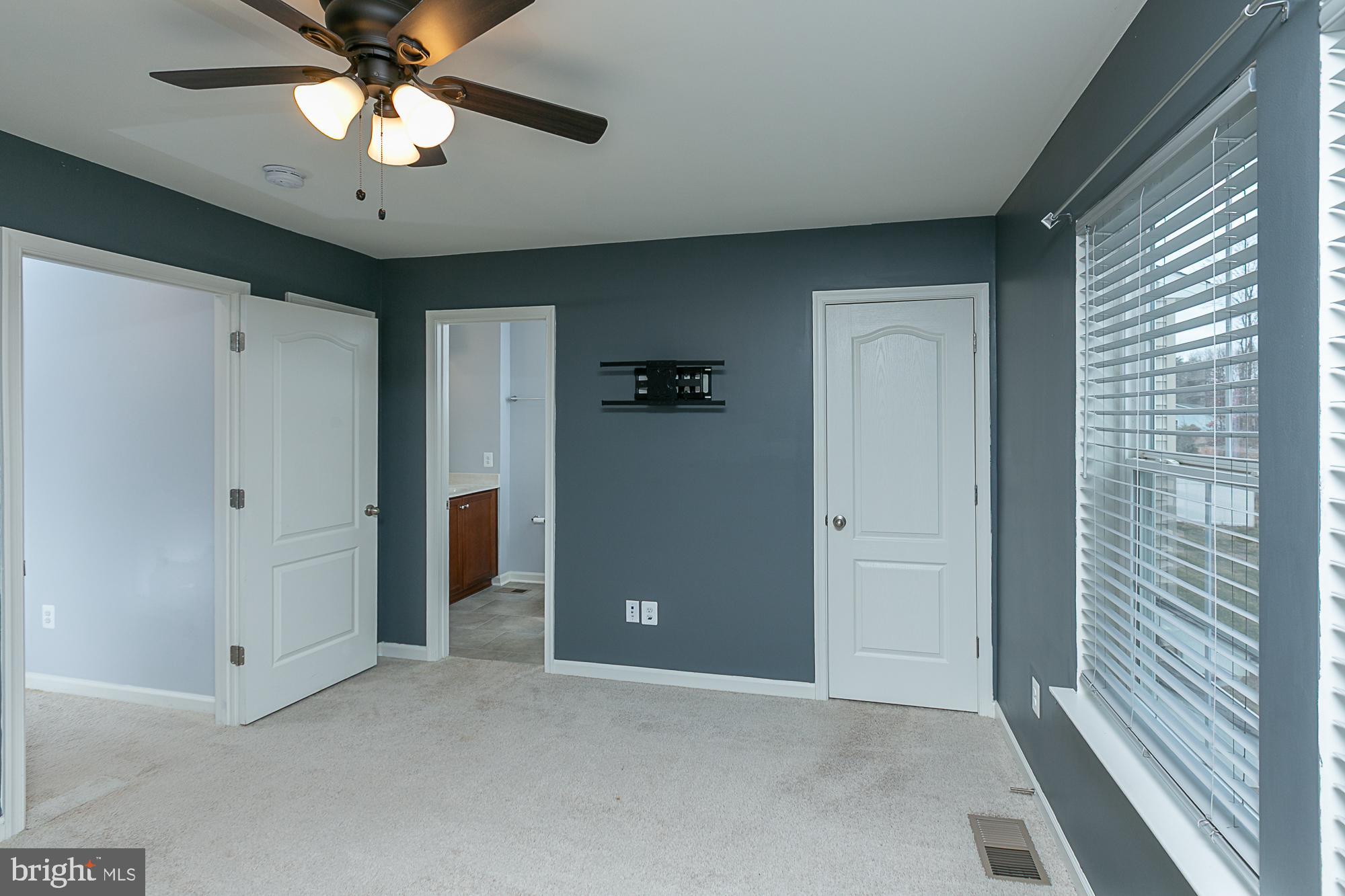 WHISPERING PINES - Residential