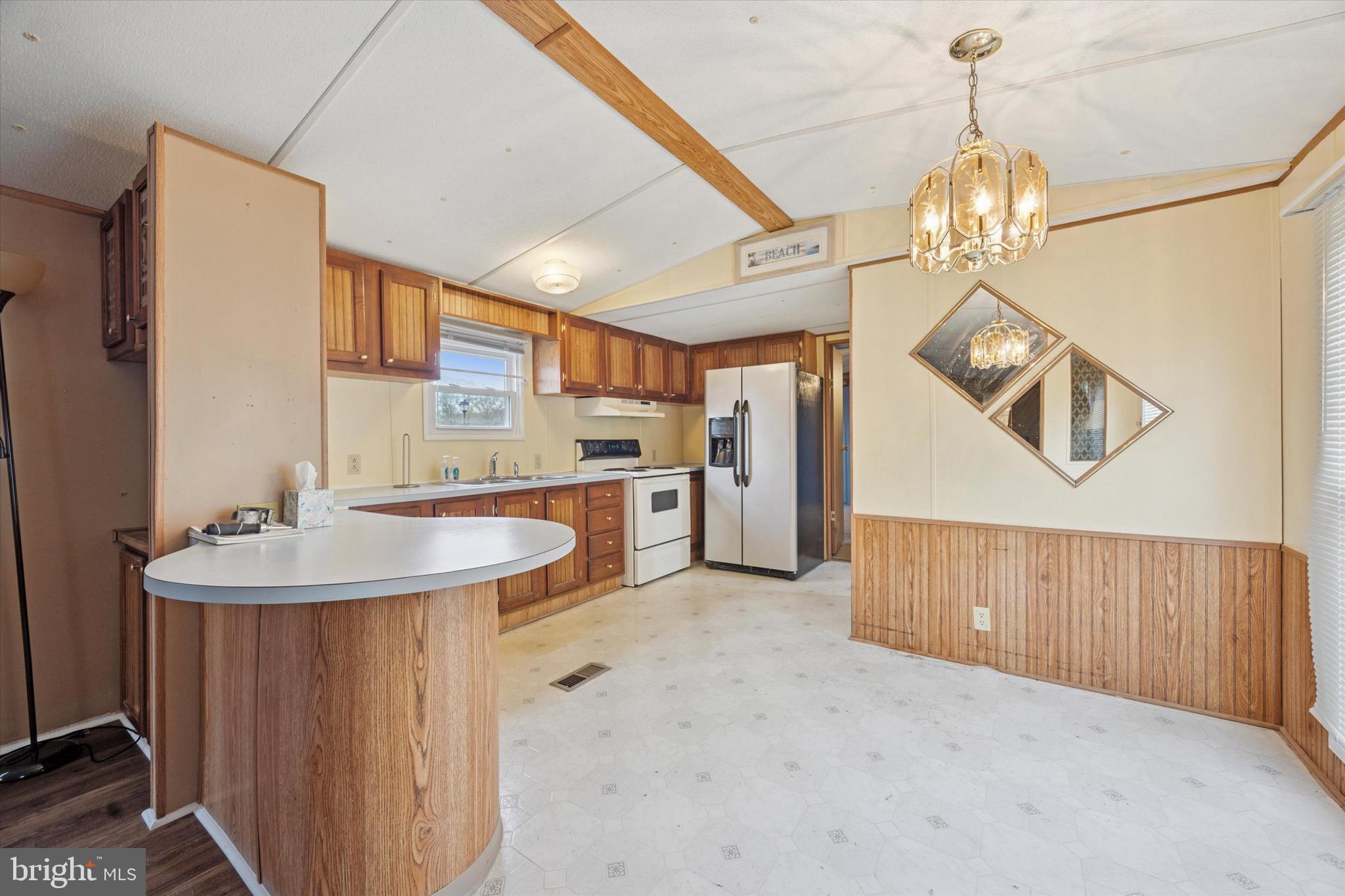 4 MILKWEED COURT 238
