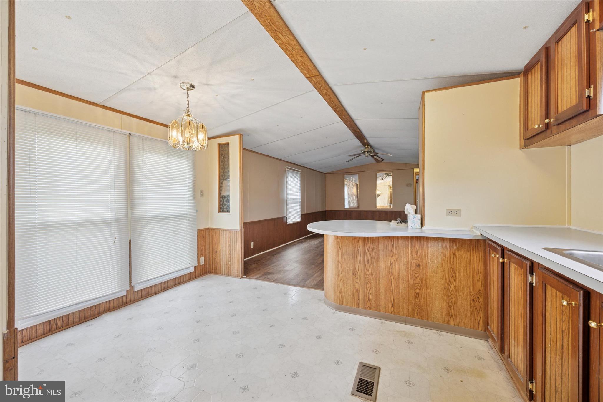 4 MILKWEED COURT 238